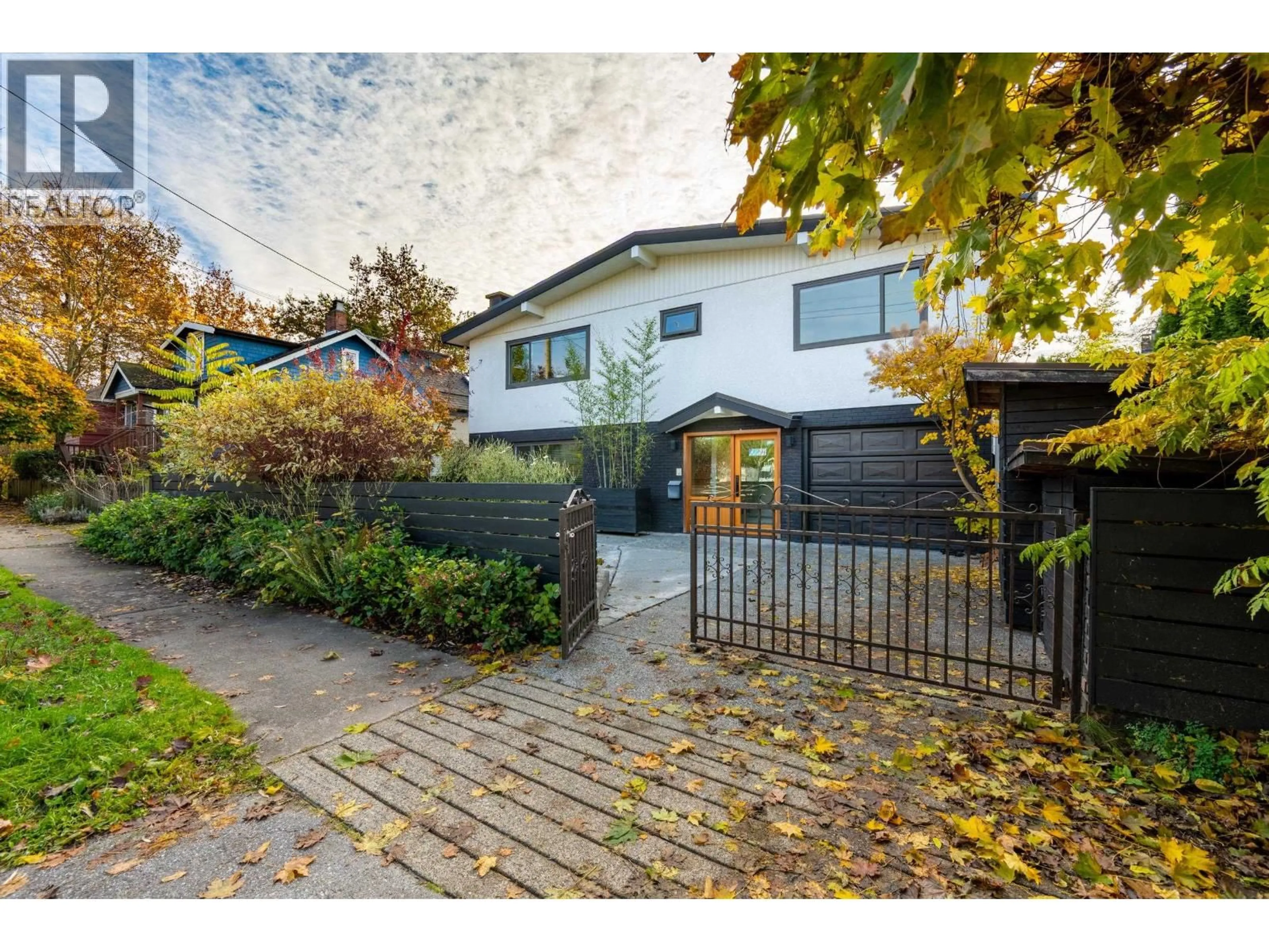 A pic from outside/outdoor area/front of a property/back of a property/a pic from drone, street for 2254 FERNDALE STREET, Vancouver British Columbia V5L1Y5