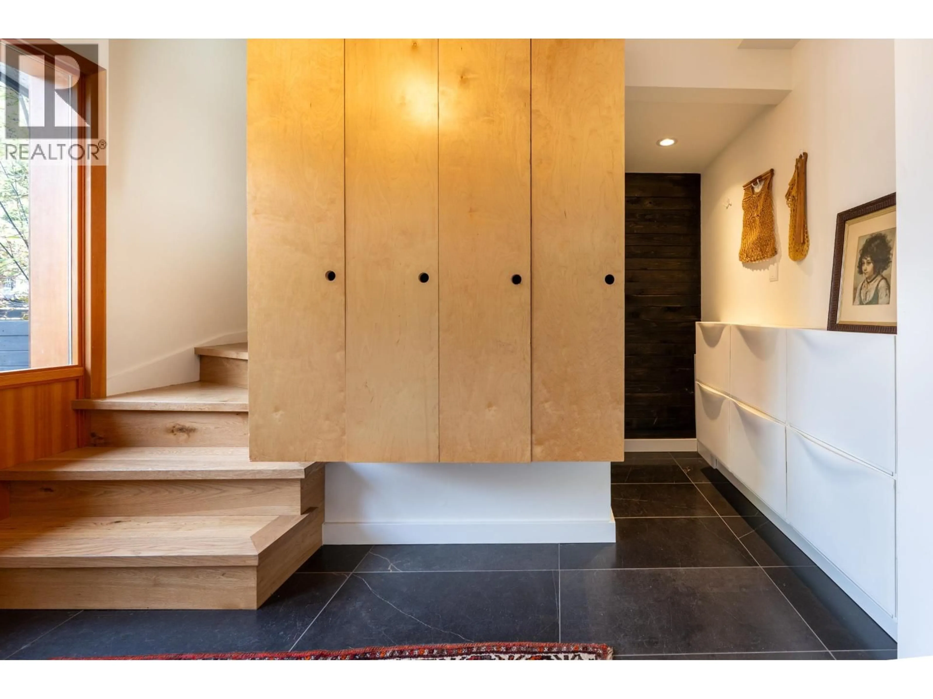 Indoor entryway for 2254 FERNDALE STREET, Vancouver British Columbia V5L1Y5