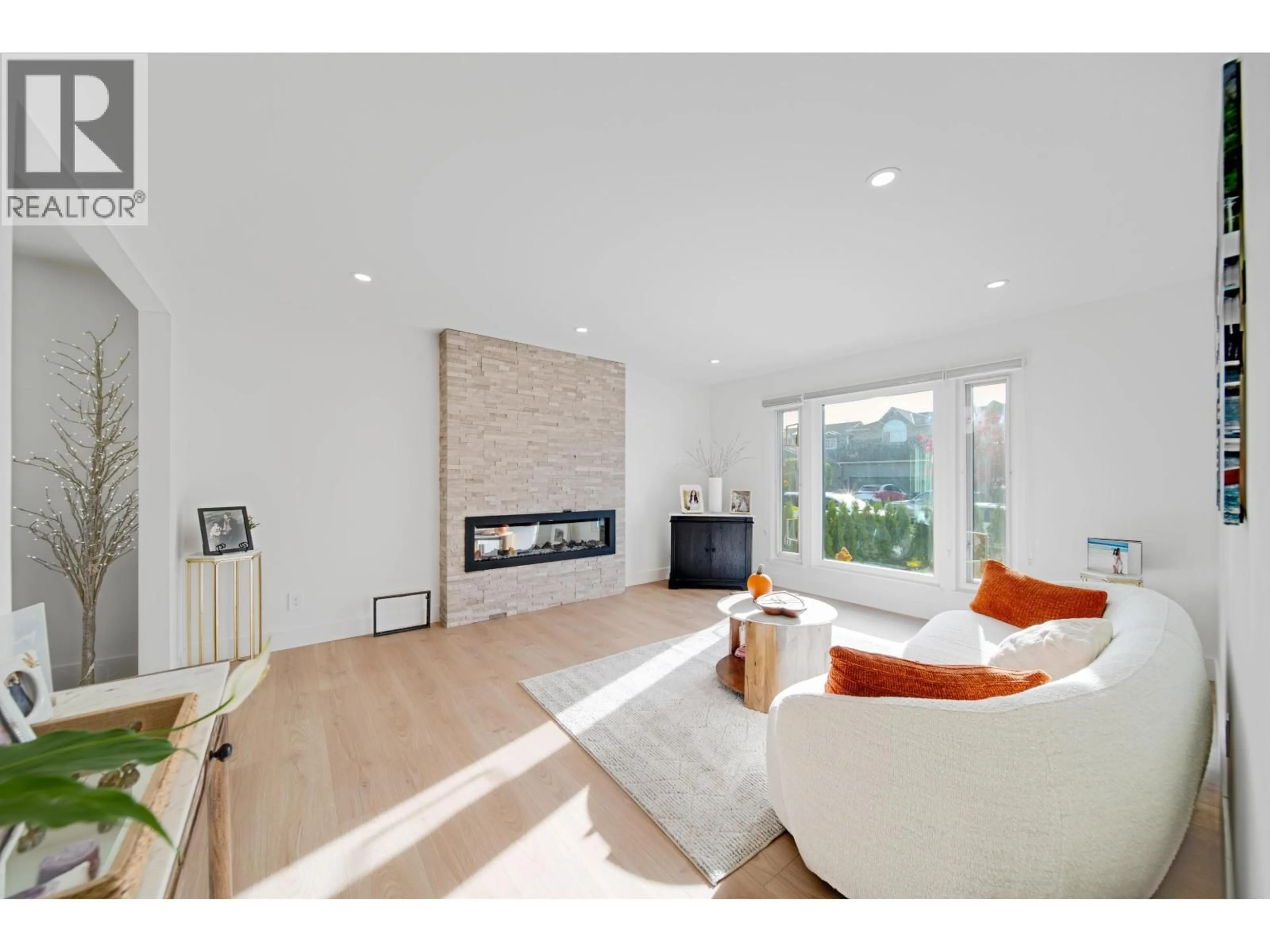 Living room with furniture, unknown for 22683 FRASERBANK CRESCENT, Richmond British Columbia V6V2L8