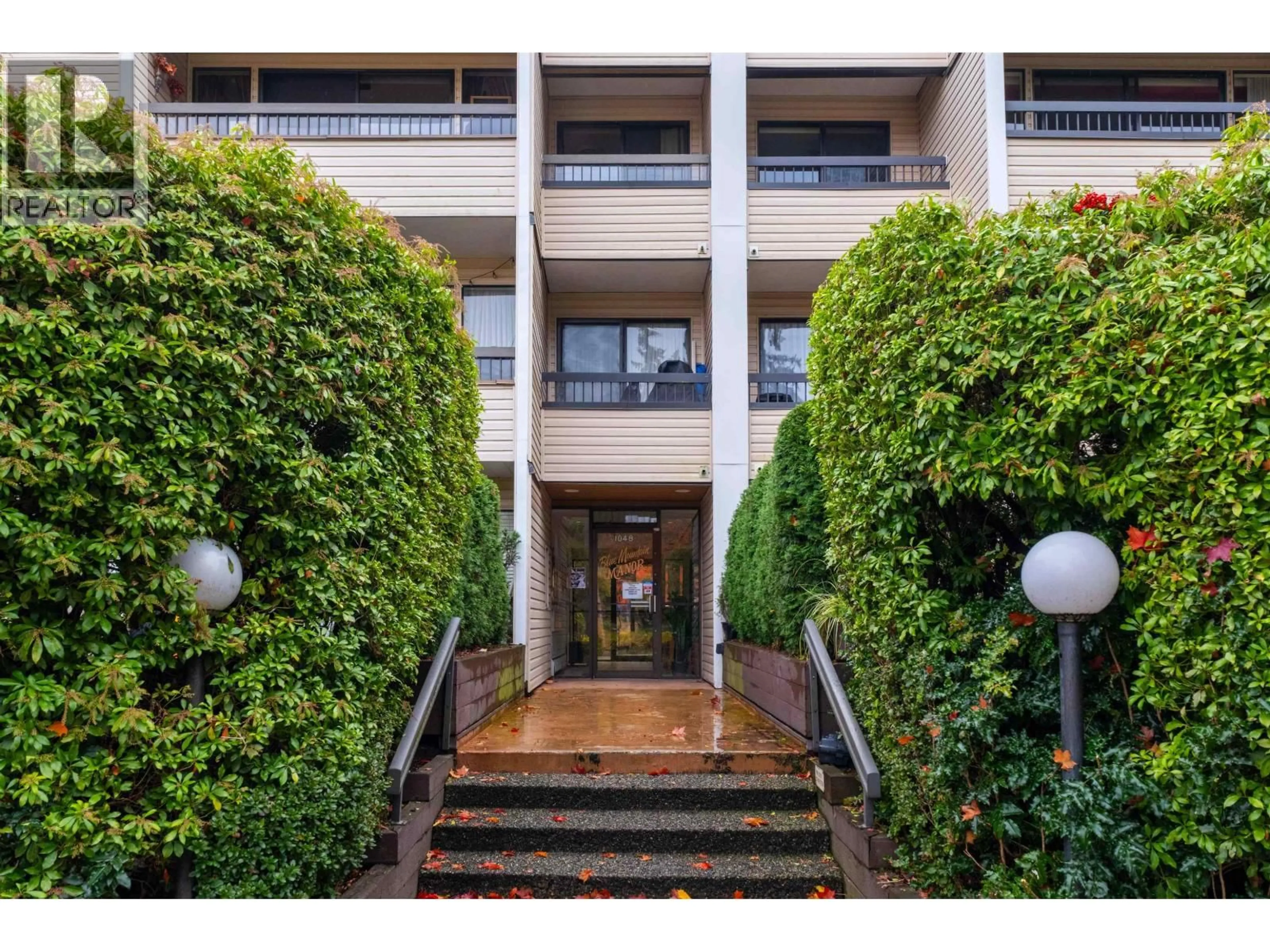 Indoor foyer for 207 - 1048 KING ALBERT AVENUE, Coquitlam British Columbia V3J1X5