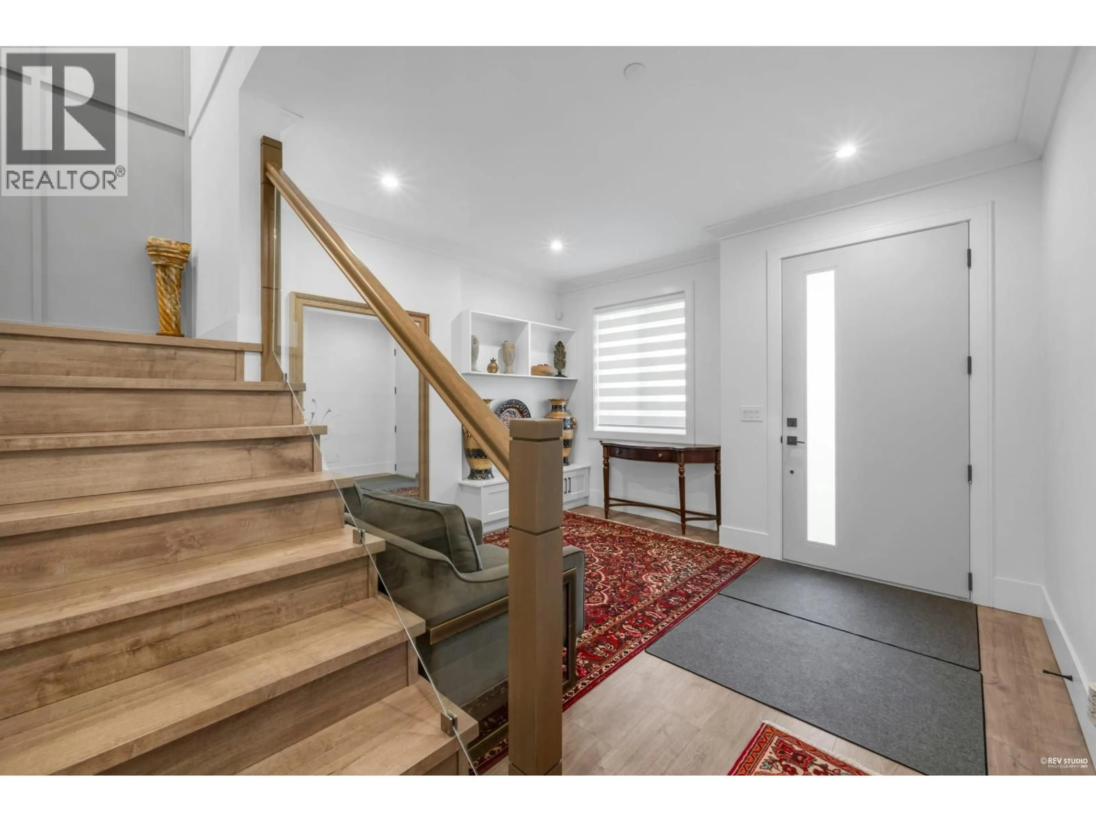 Indoor entryway for 24618 105A AVENUE, Maple Ridge British Columbia V2W0K3