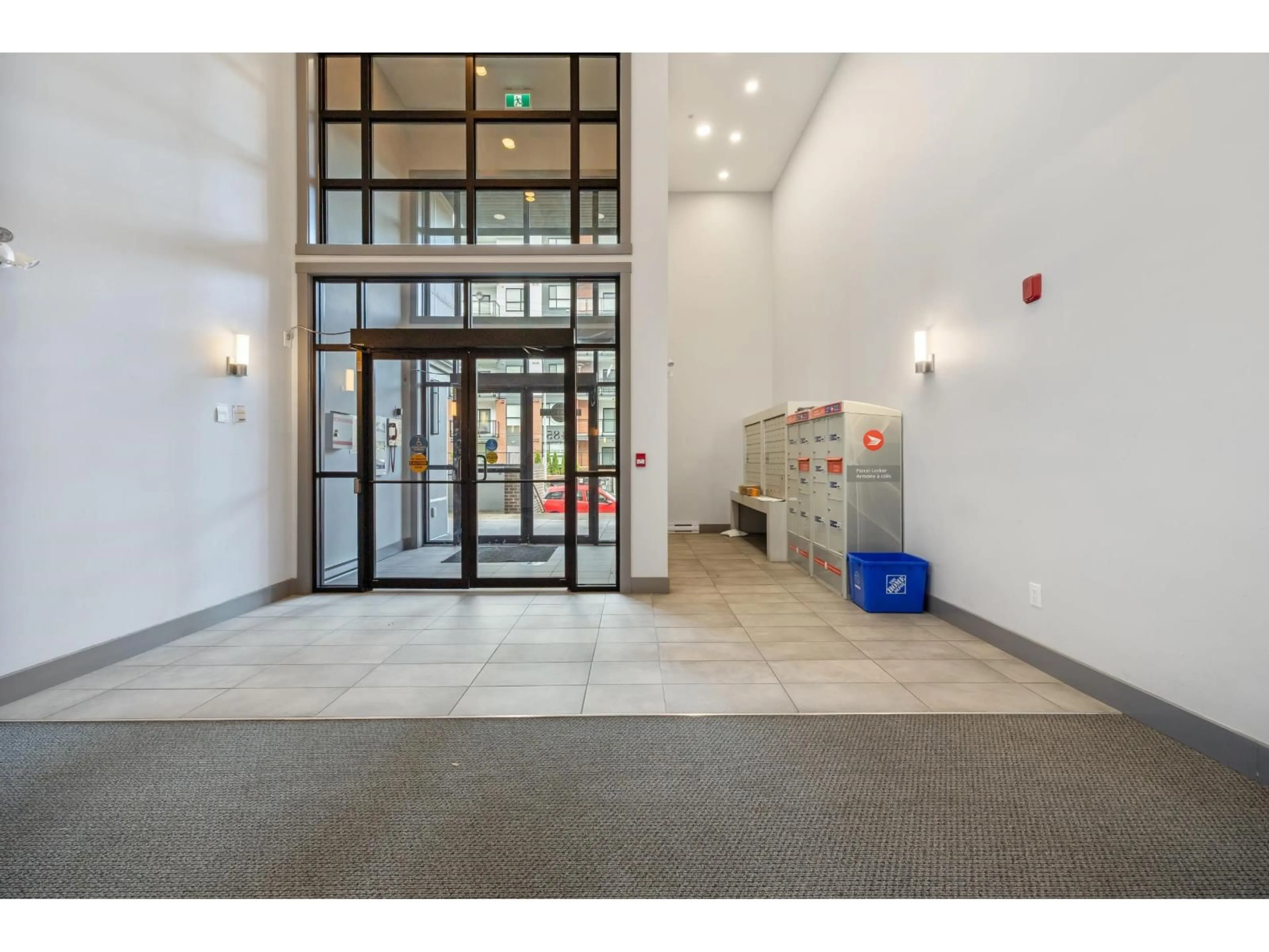 Indoor foyer for 208 - 5485 BRYDON, Langley British Columbia V3A0N5