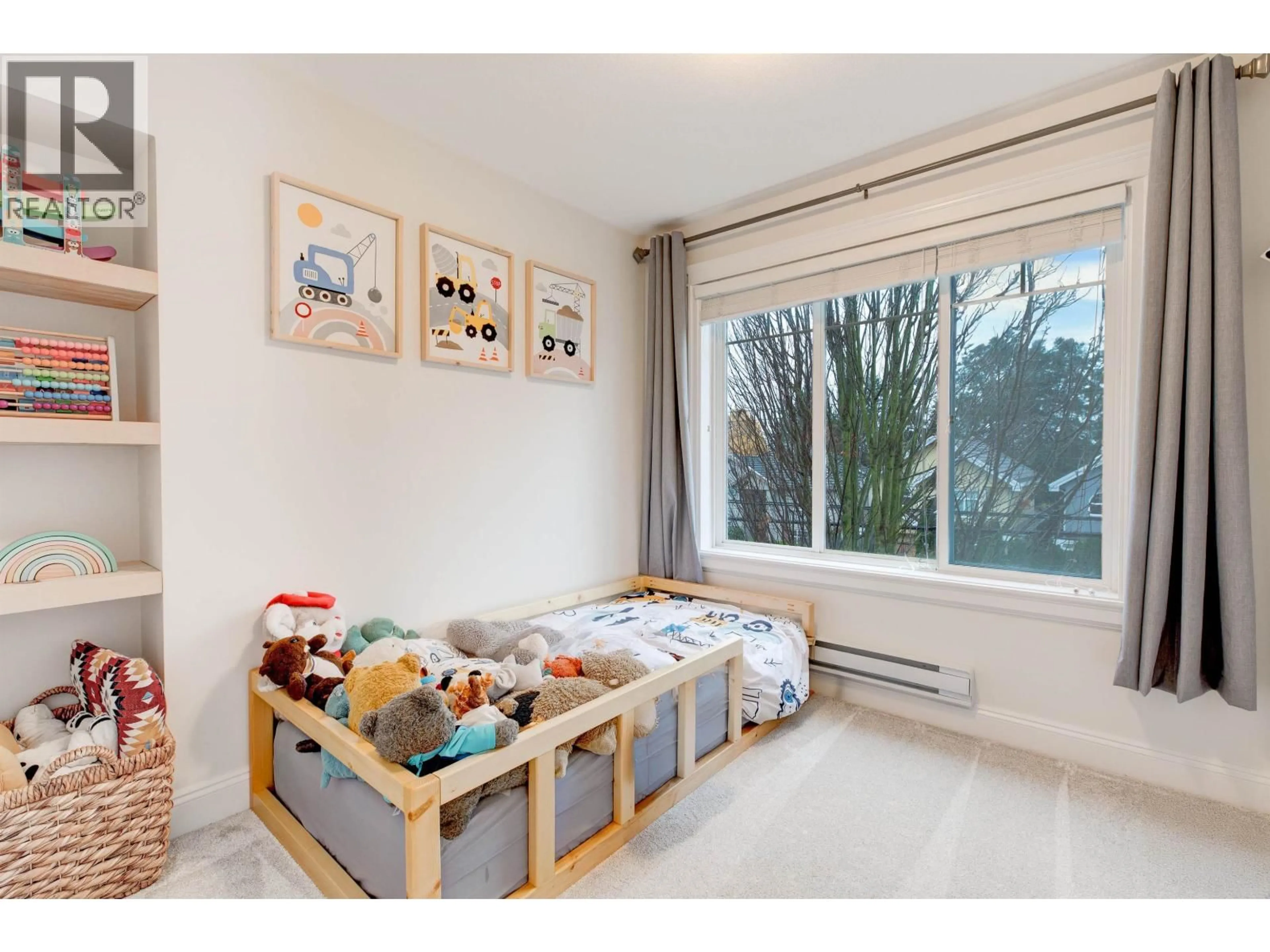 Bedroom with bed, unknown for 13 - 9100 NO. 3 ROAD, Richmond British Columbia V7A1V9