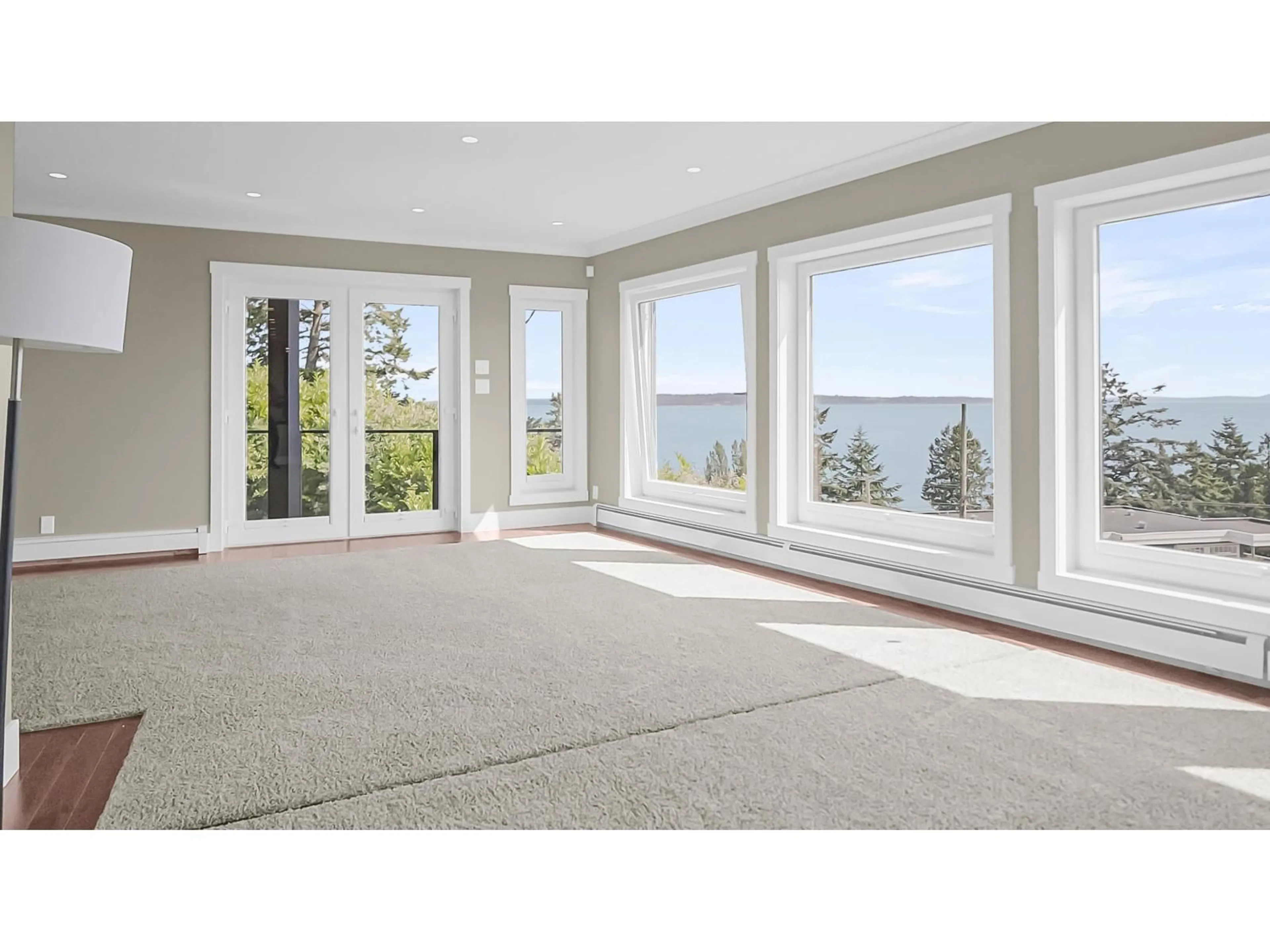 A pic of a room for 14424 SUNSET, White Rock British Columbia V2Y0M2
