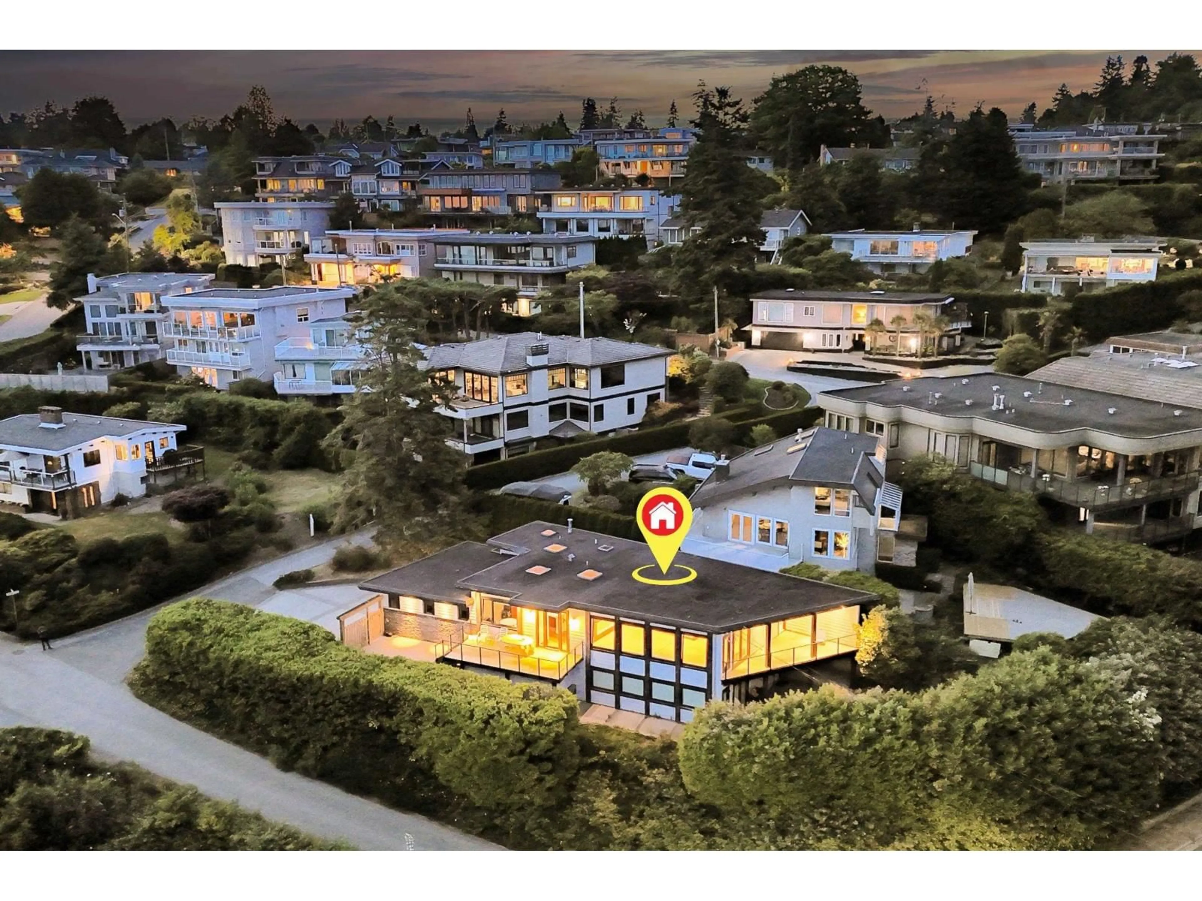 A pic from outside/outdoor area/front of a property/back of a property/a pic from drone, mountain view for 14424 SUNSET, White Rock British Columbia V2Y0M2