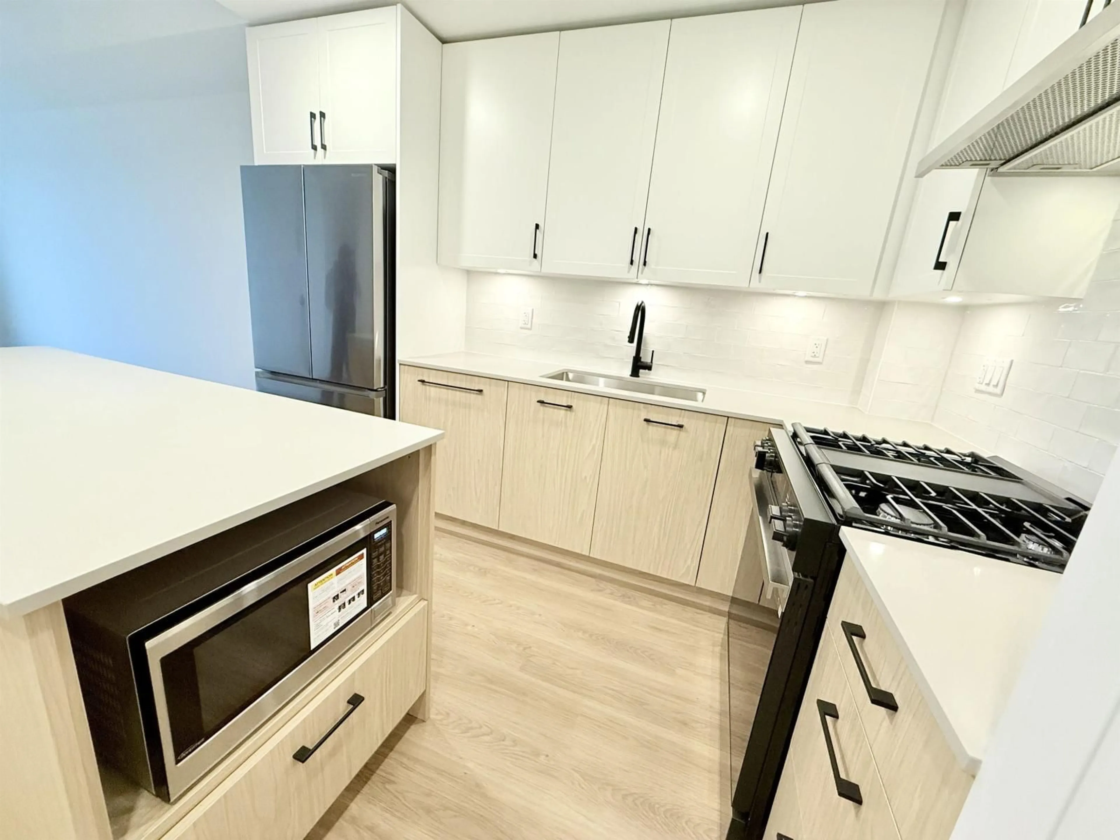 Unknown for 301 - 27215 ALDERGROVE TOWN CENTRE, Langley British Columbia V4W0E3