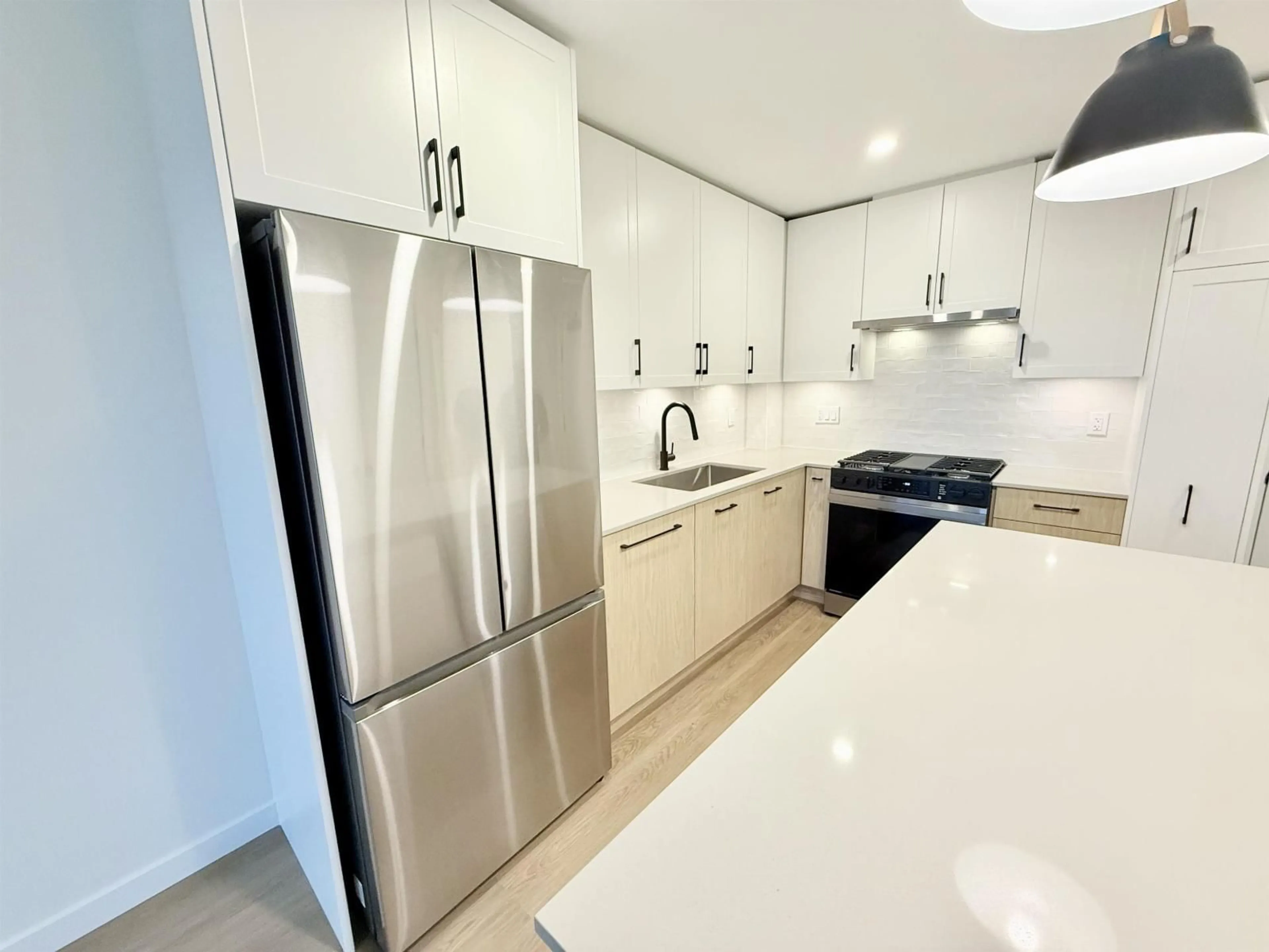 Unknown for 301 - 27215 ALDERGROVE TOWN CENTRE, Langley British Columbia V4W0E3