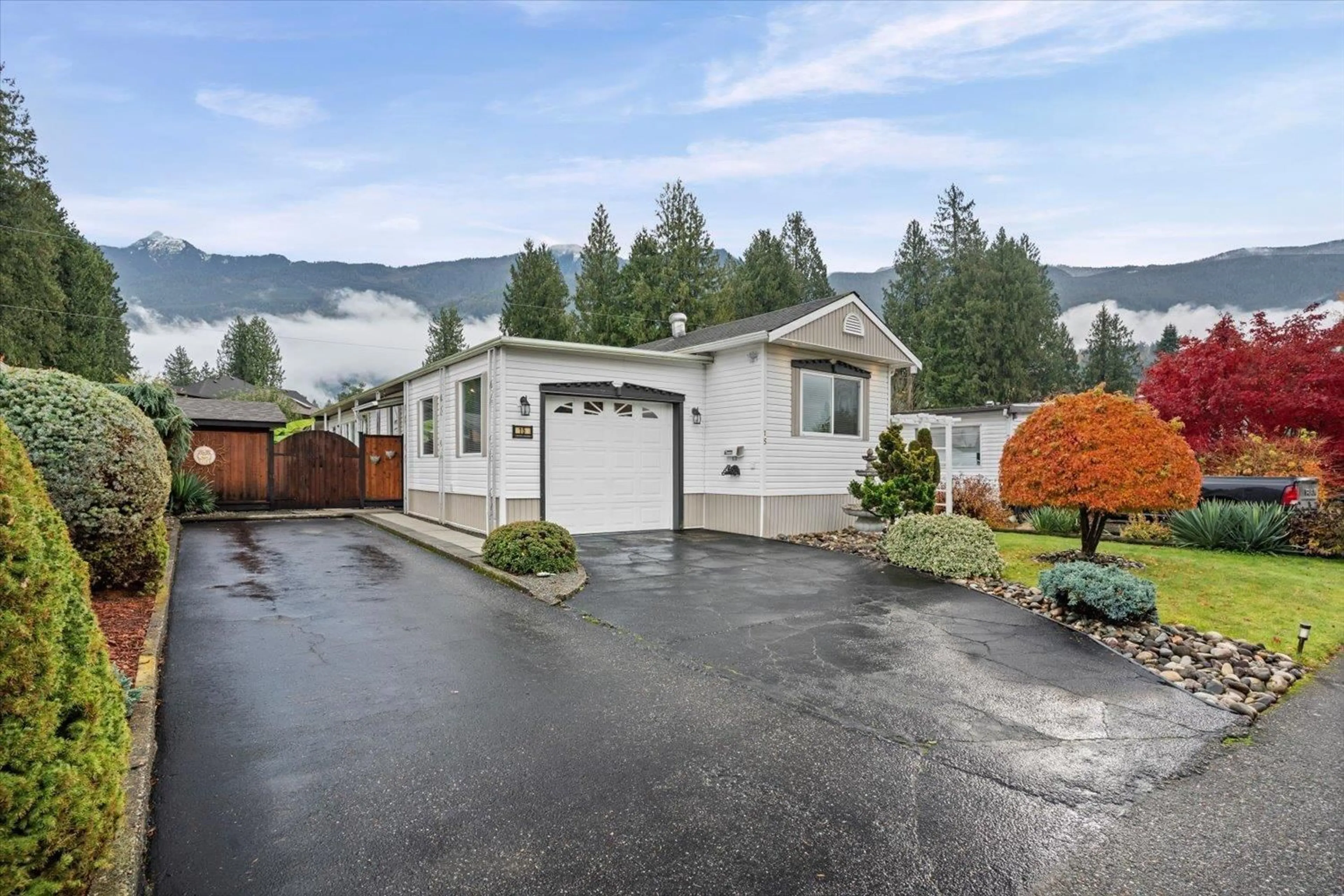 Home with vinyl exterior material, mountain view for 15 - 52324 YALE ROAD, Rosedale British Columbia V0X1X1
