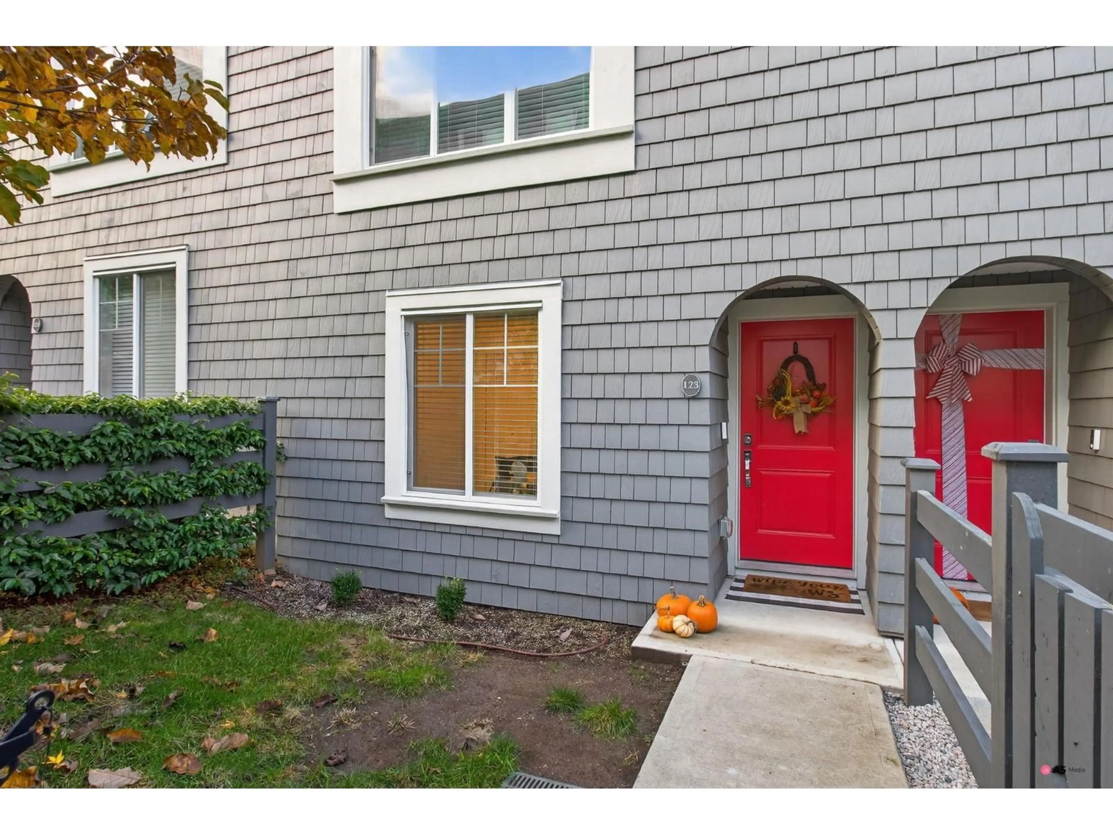 Indoor entryway for 123 - 8168 136A, Surrey British Columbia V3W2Z6
