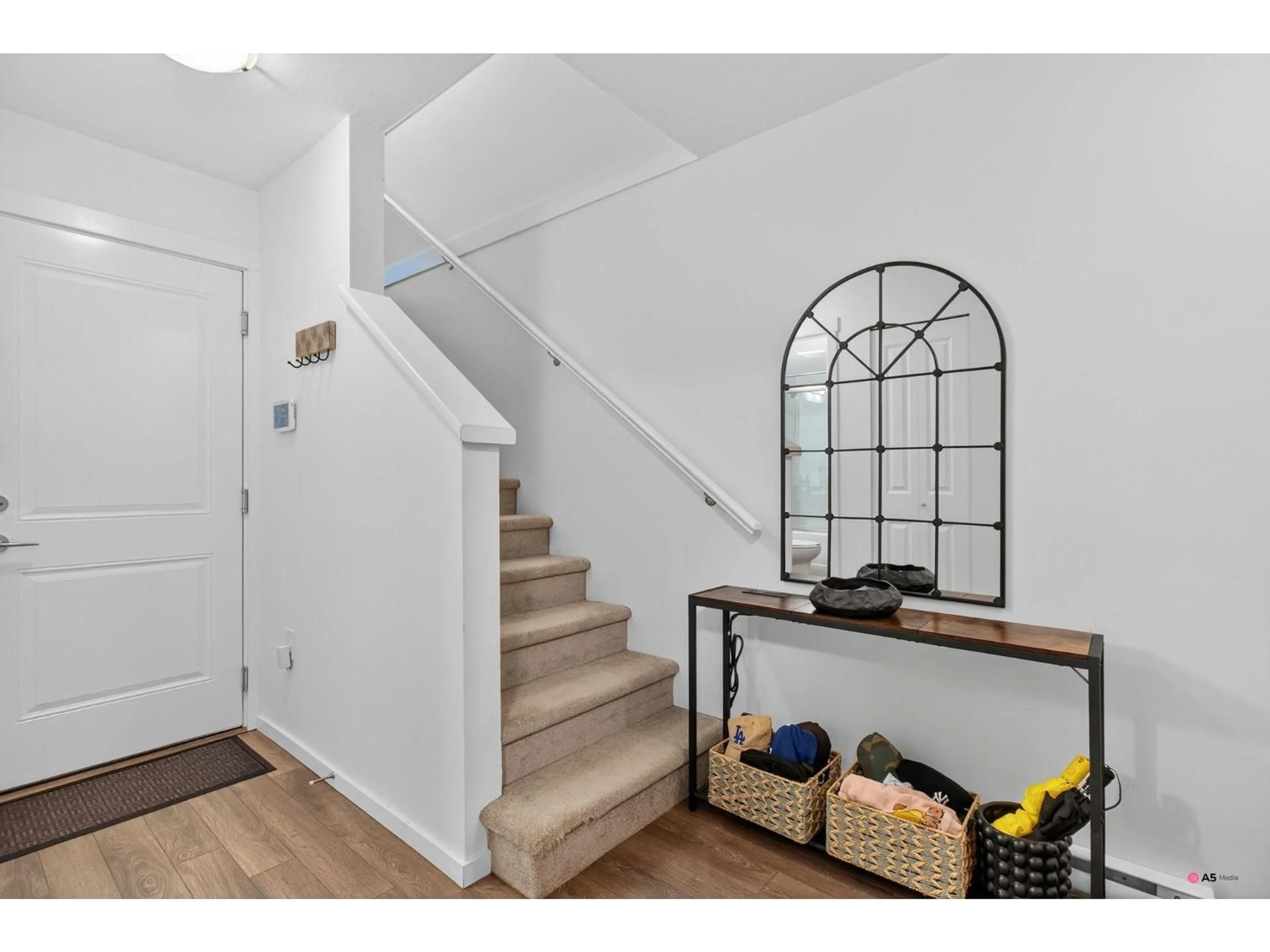 Indoor entryway for 123 - 8168 136A, Surrey British Columbia V3W2Z6