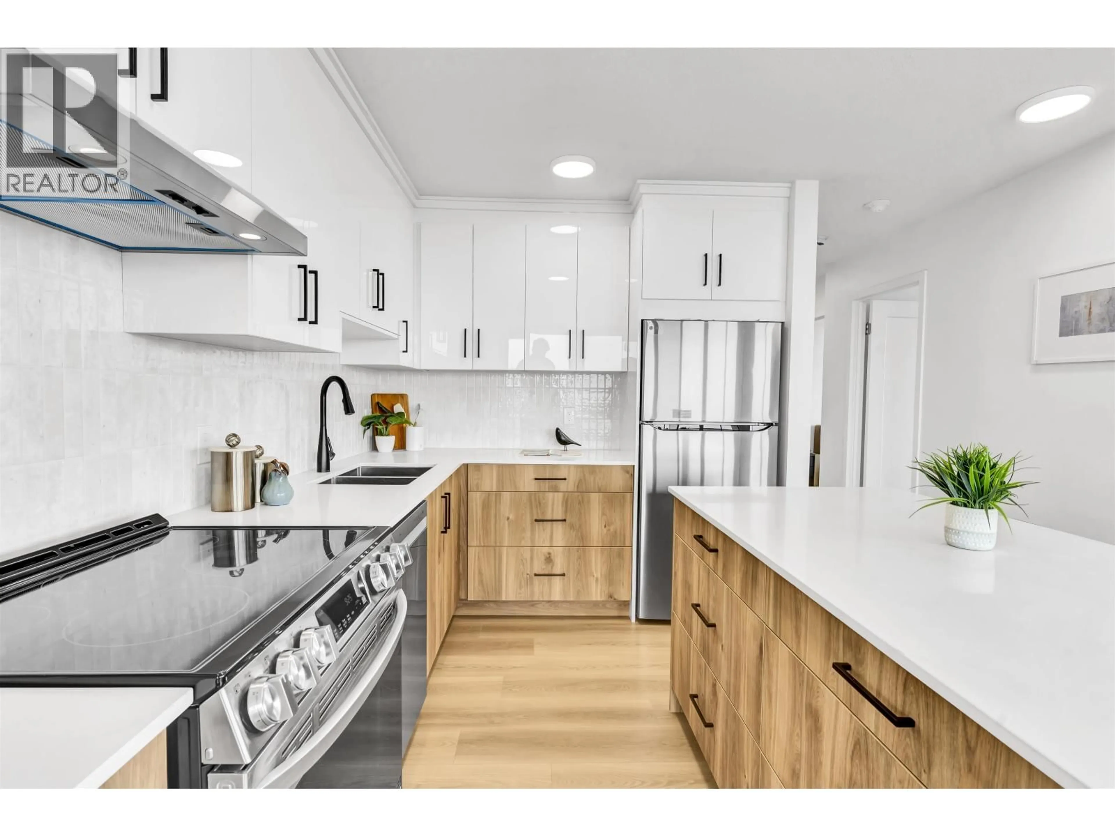 Open concept kitchen, unknown for 2003 - 6540 BURLINGTON AVENUE, Burnaby British Columbia V5H4G3