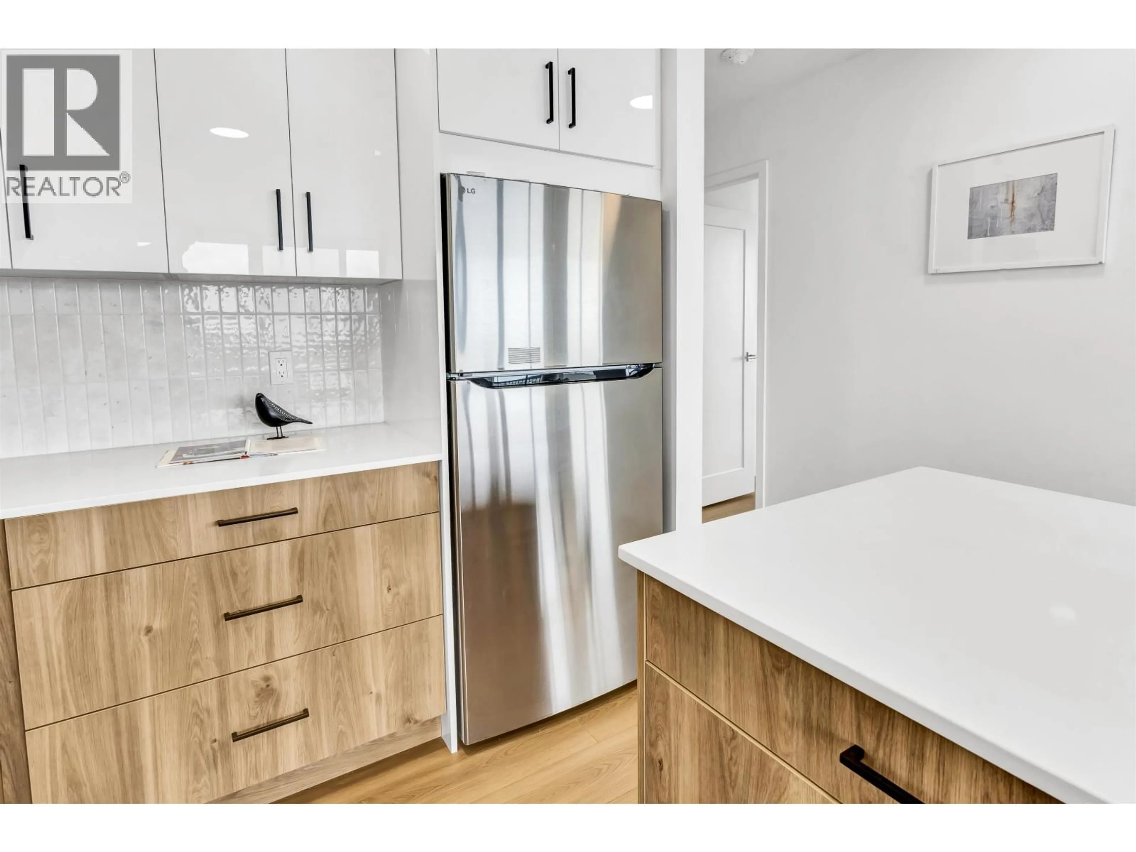 Standard kitchen, wood/laminate floor for 2003 - 6540 BURLINGTON AVENUE, Burnaby British Columbia V5H4G3