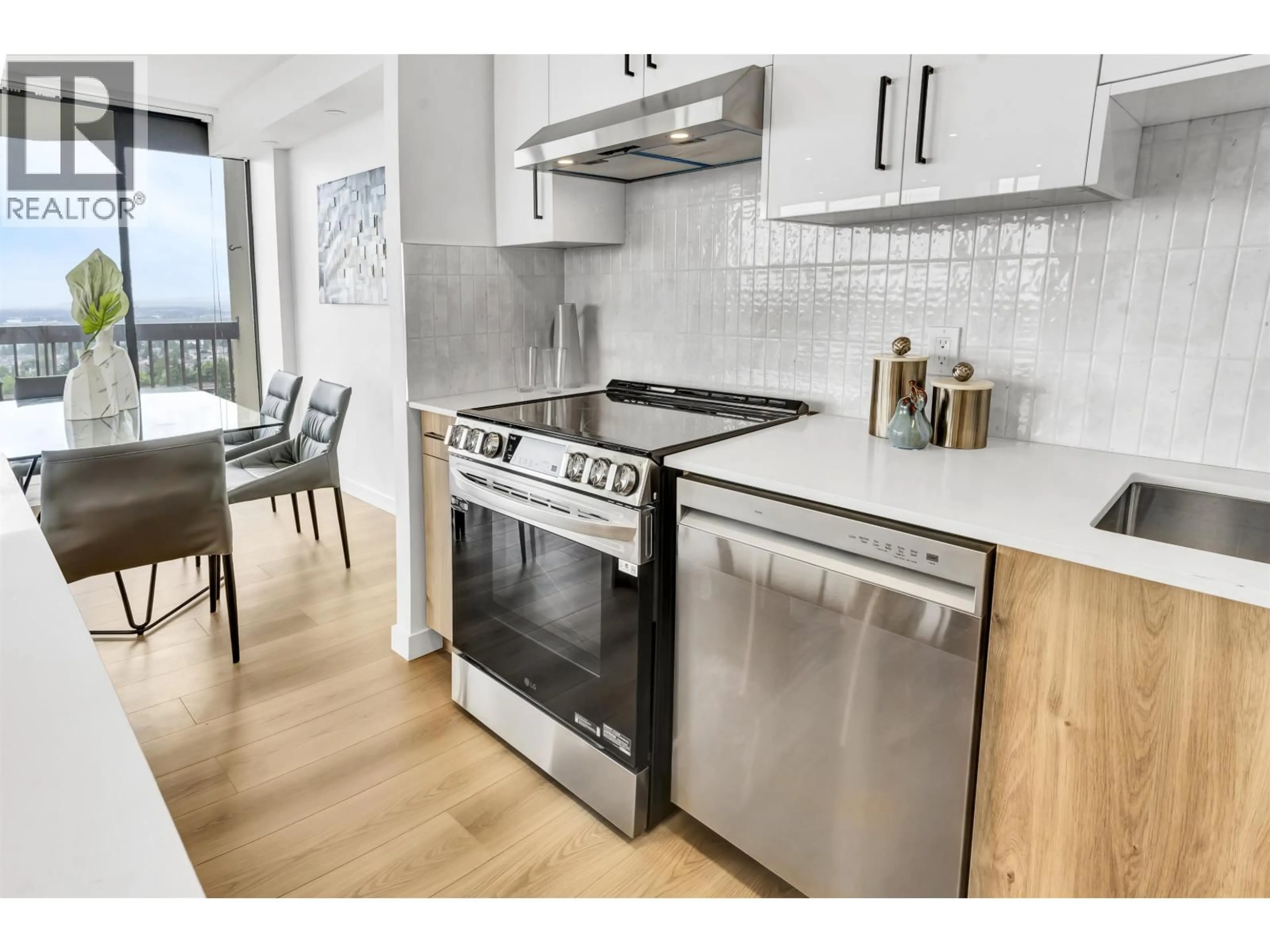 Open concept kitchen, unknown for 2003 - 6540 BURLINGTON AVENUE, Burnaby British Columbia V5H4G3