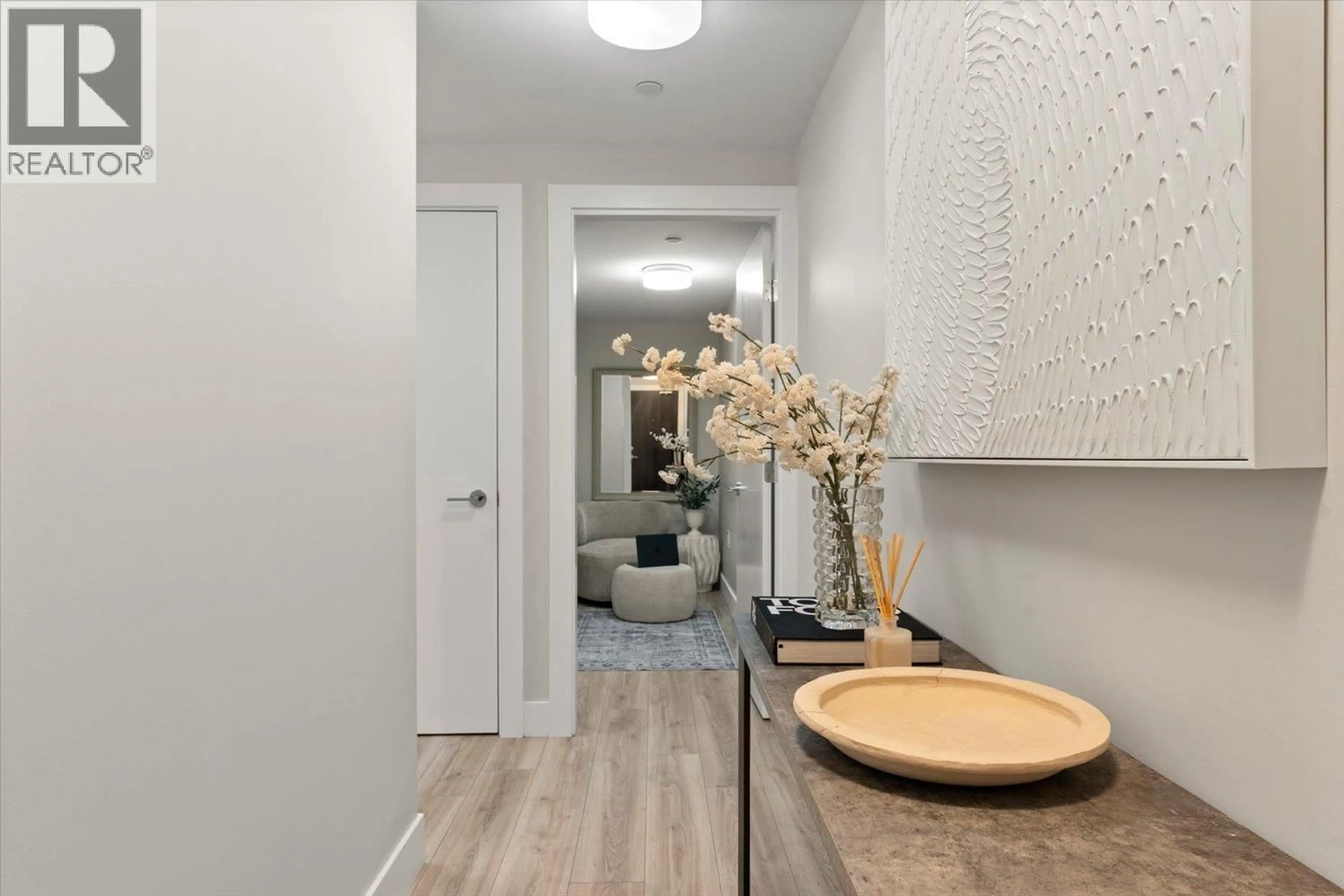 Indoor entryway for 508 - 8533 RIVER DISTRICT CROSSING, Vancouver British Columbia V5S0H2