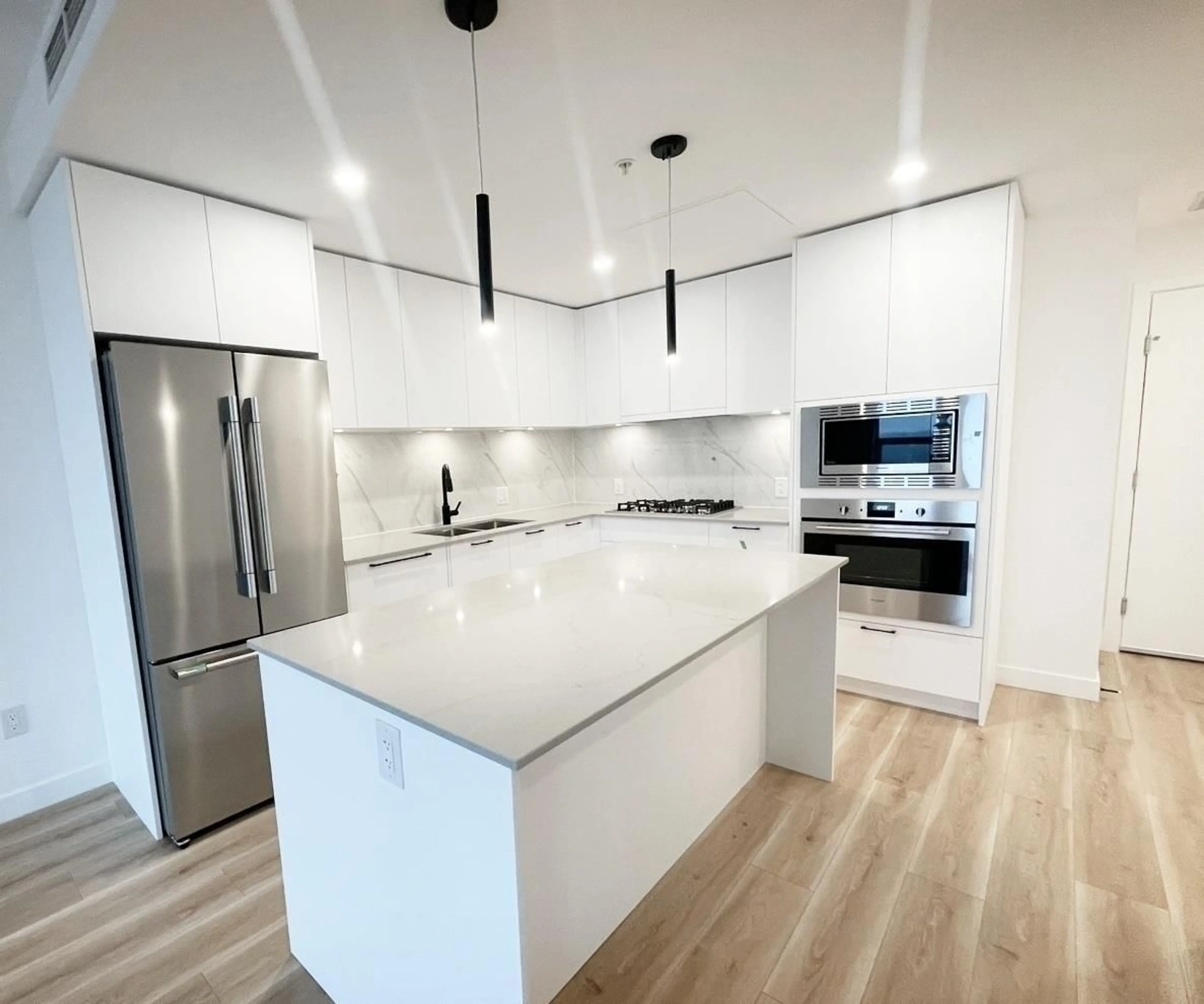 Contemporary kitchen, unknown for 2903 - 8551 201 STREET, Langley British Columbia V2Y3Y5