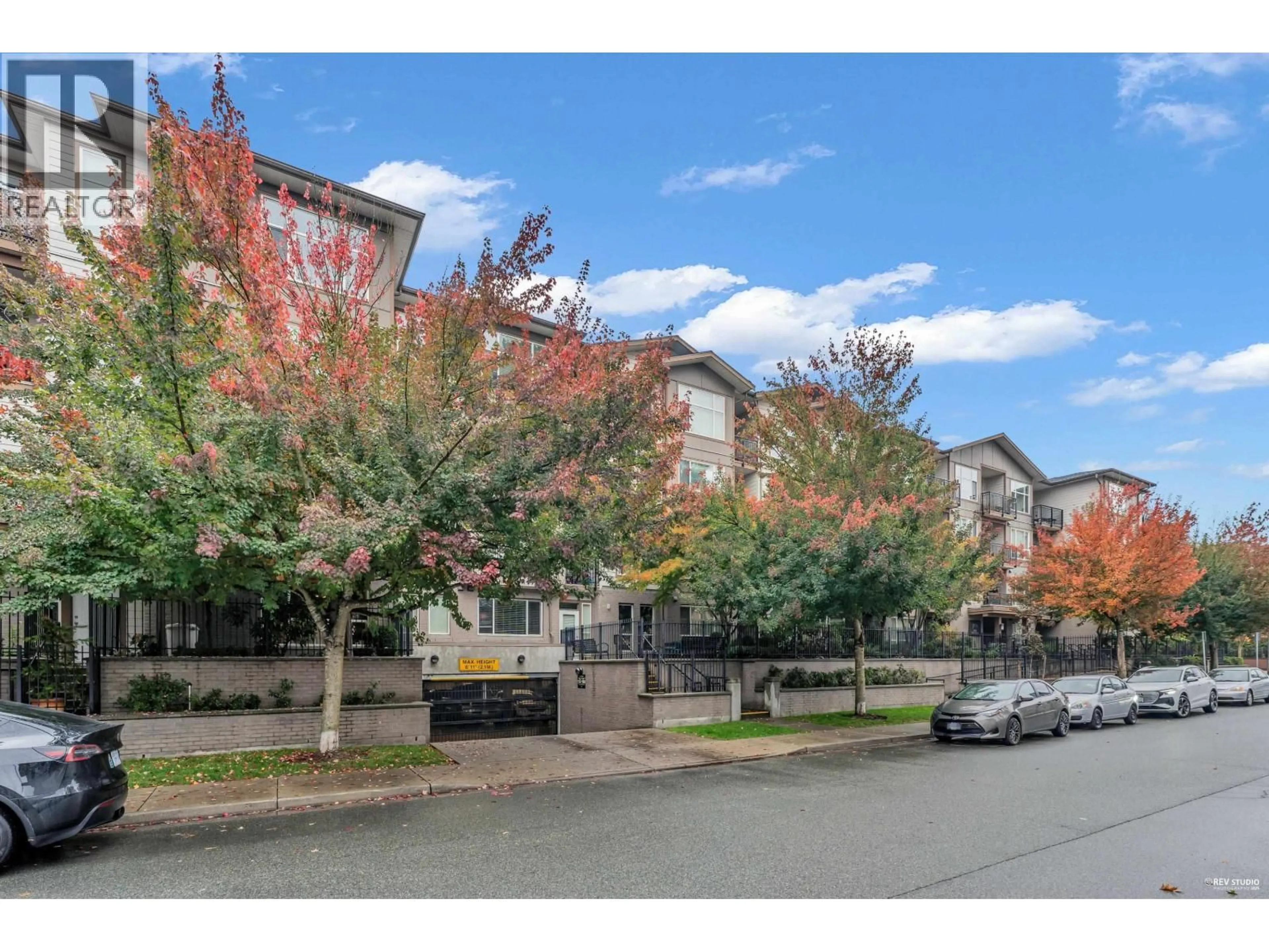 Unknown for 404 - 2343 ATKINS AVENUE, Port Coquitlam British Columbia V3C1Y7