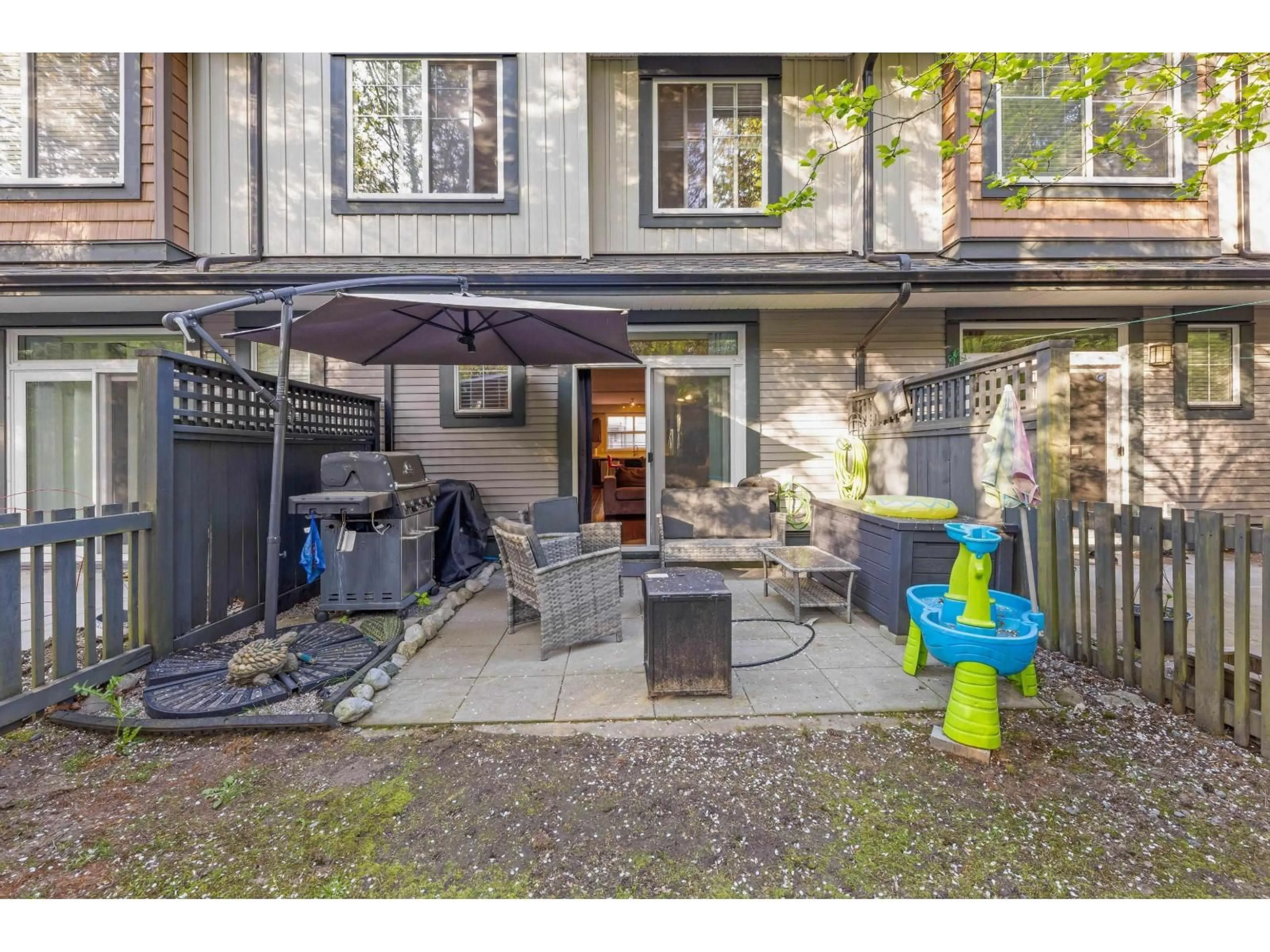Patio, street for 43 - 6123 138, Surrey British Columbia V3X1E8