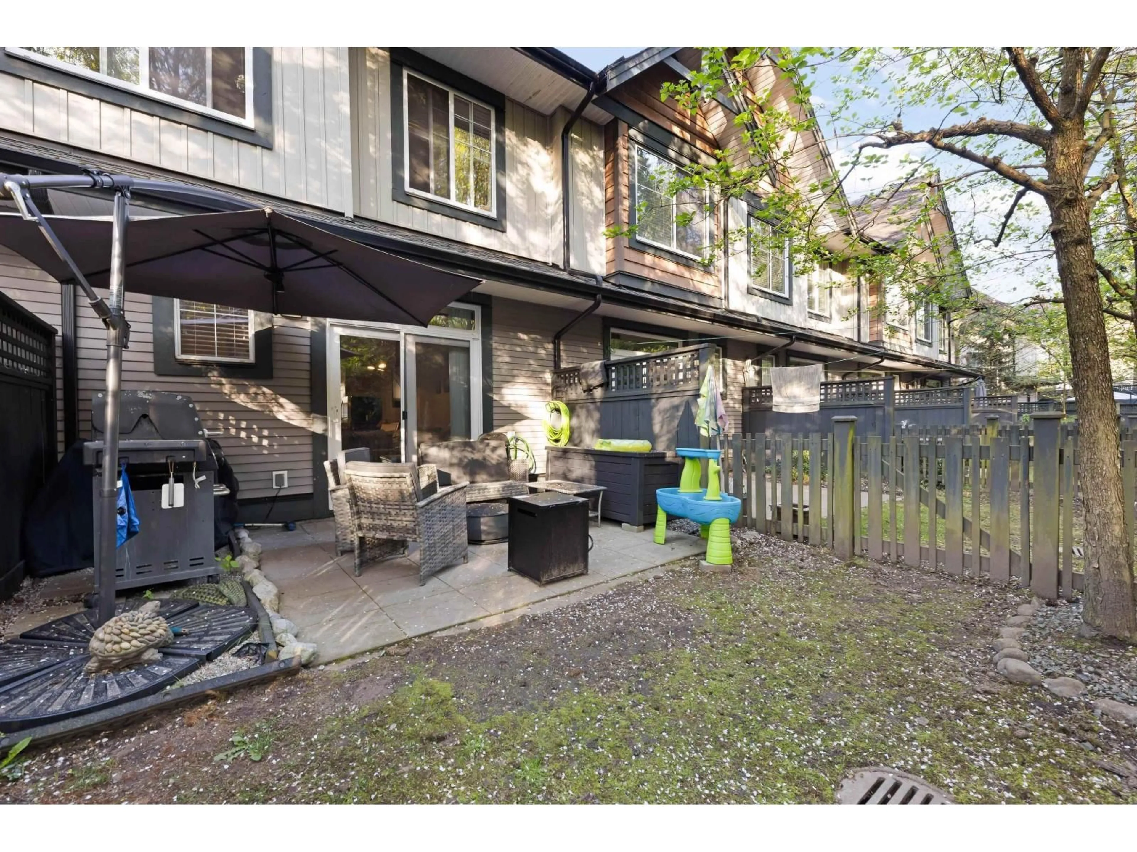 Patio, street for 43 - 6123 138, Surrey British Columbia V3X1E8