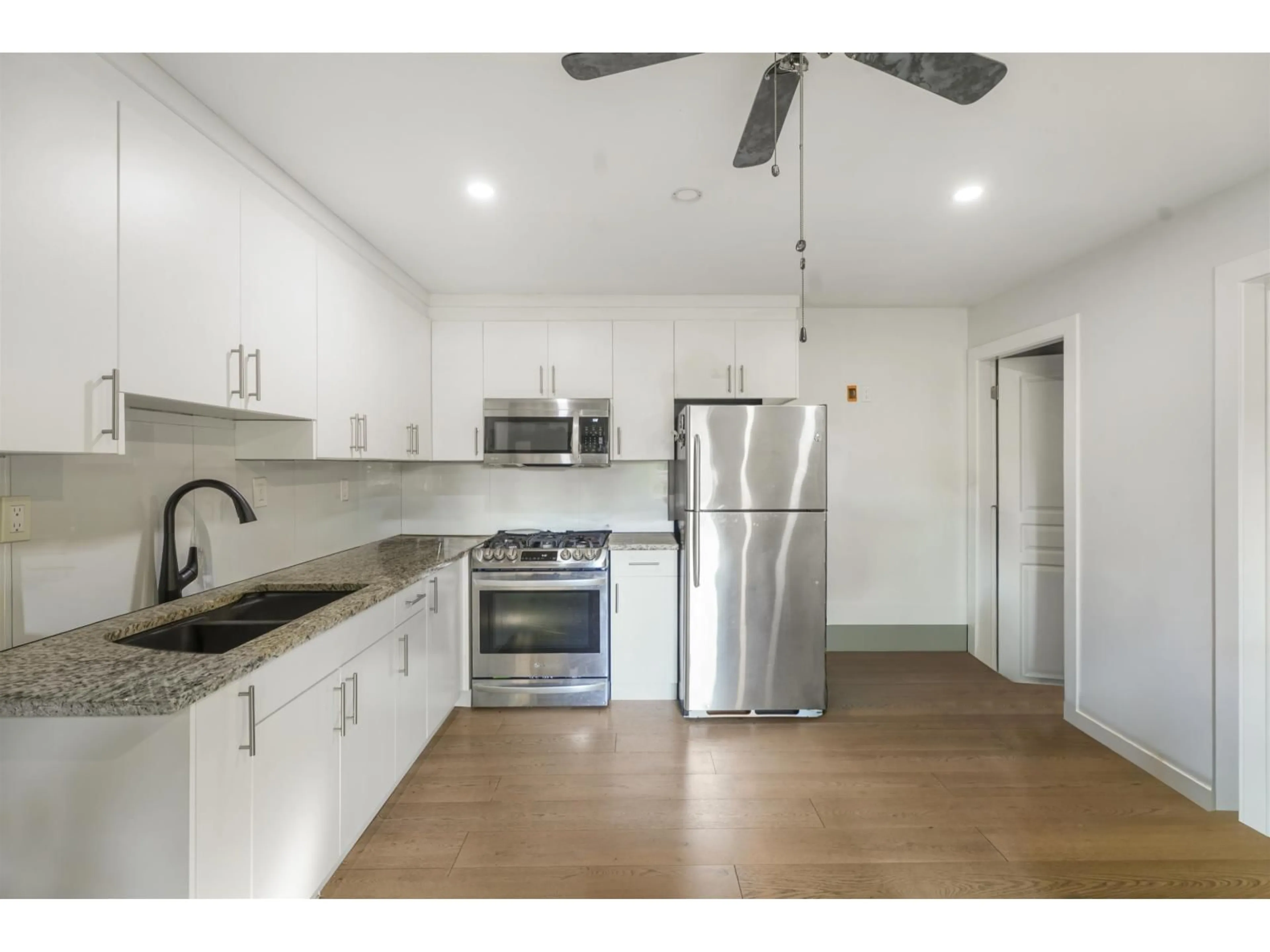 Unknown for 14957 KEW DR, Surrey British Columbia V3R4Y1