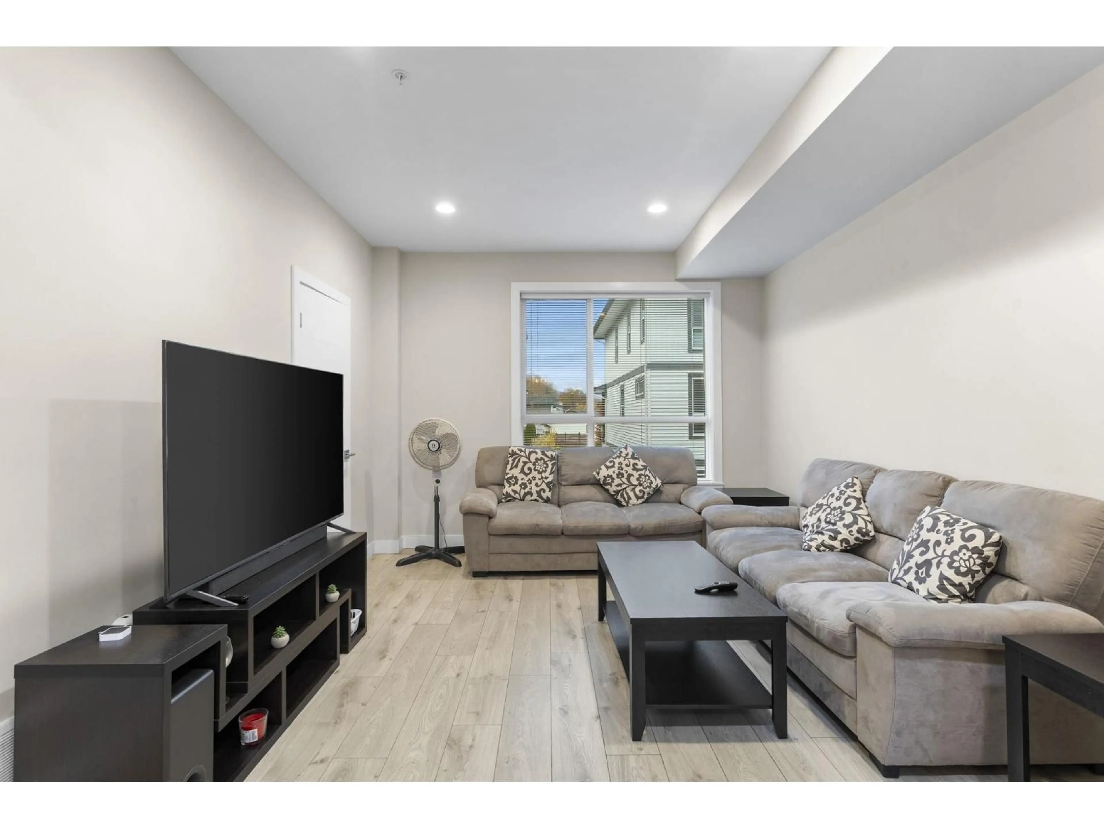 Living room with furniture, unknown for 73 - 8413 MIDTOWN WAY, Chilliwack British Columbia V2P0G7