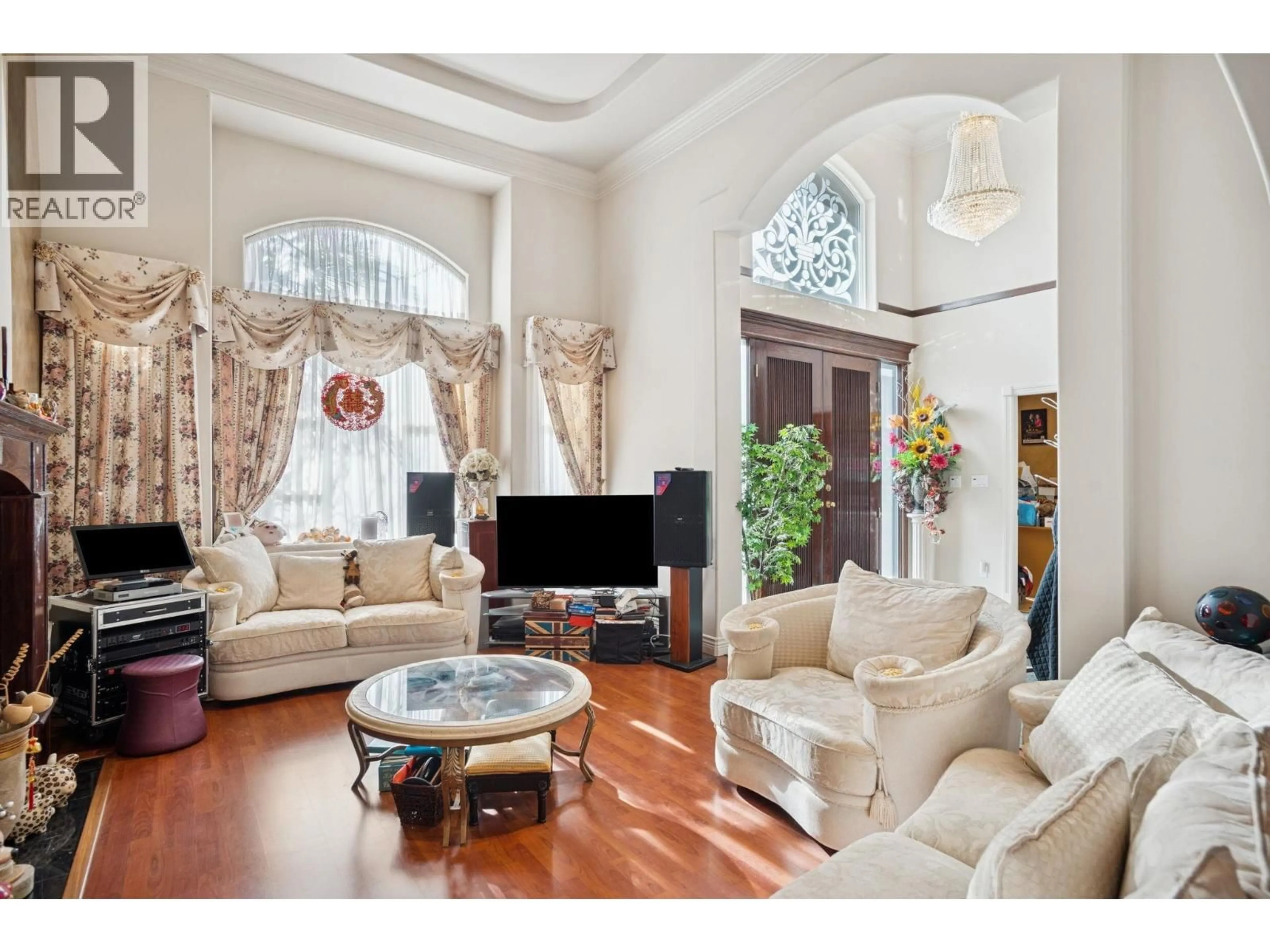 Living room with furniture, unknown for 4111 BLUNDELL ROAD, Richmond British Columbia V7C1G7