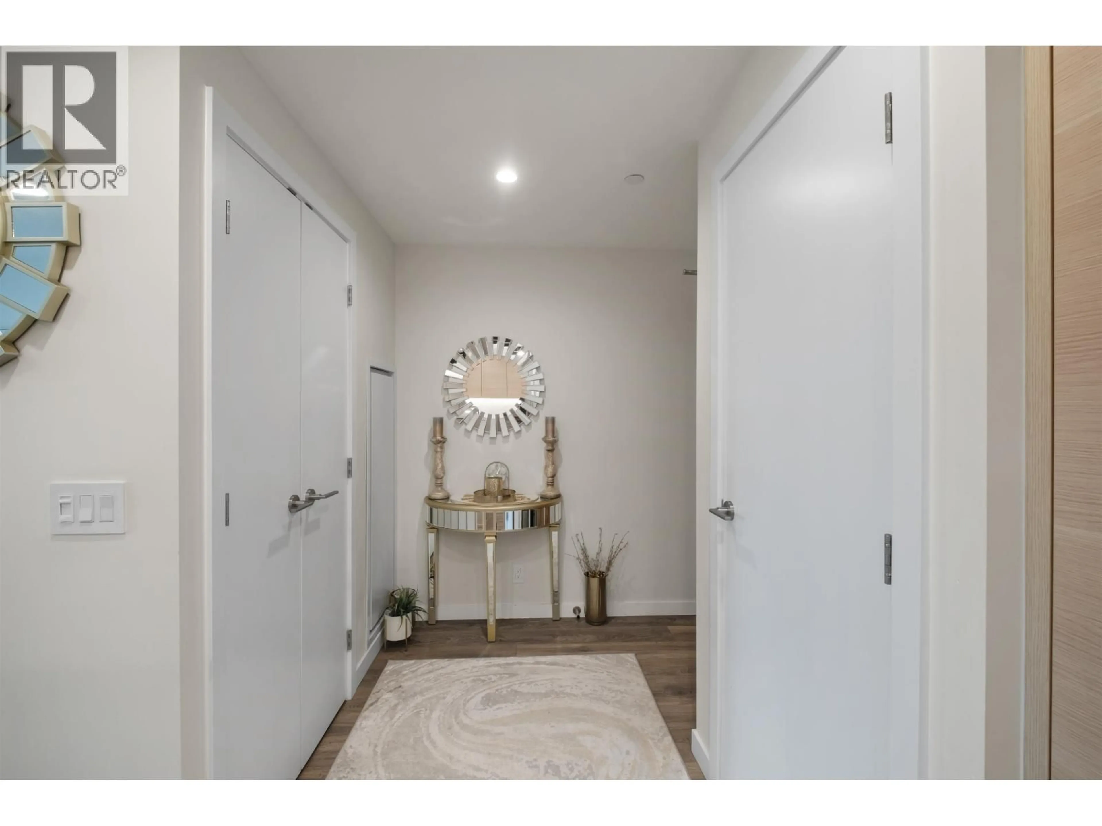 Indoor entryway for 1601 - 305 MORRISSEY ROAD, Port Moody British Columbia V3H0M3