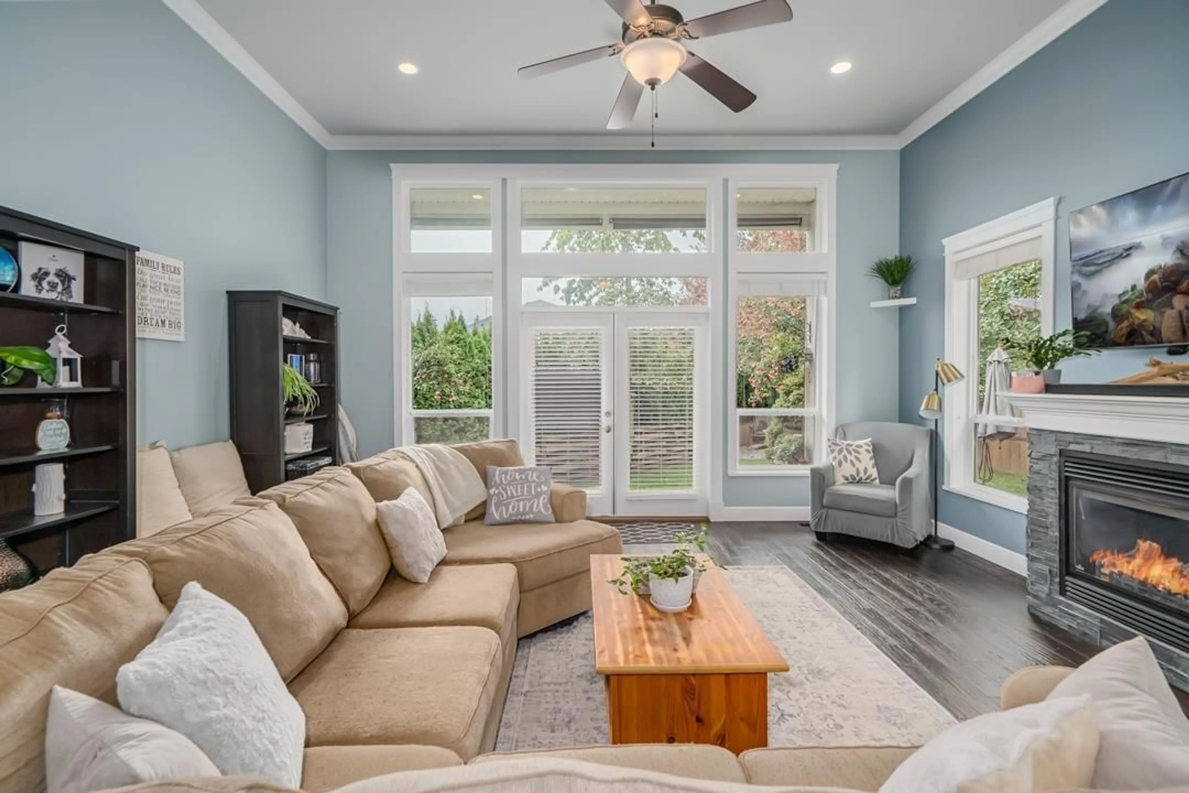 Living room with furniture, unknown for 32605 MAYNARD, Mission British Columbia V4S0B7