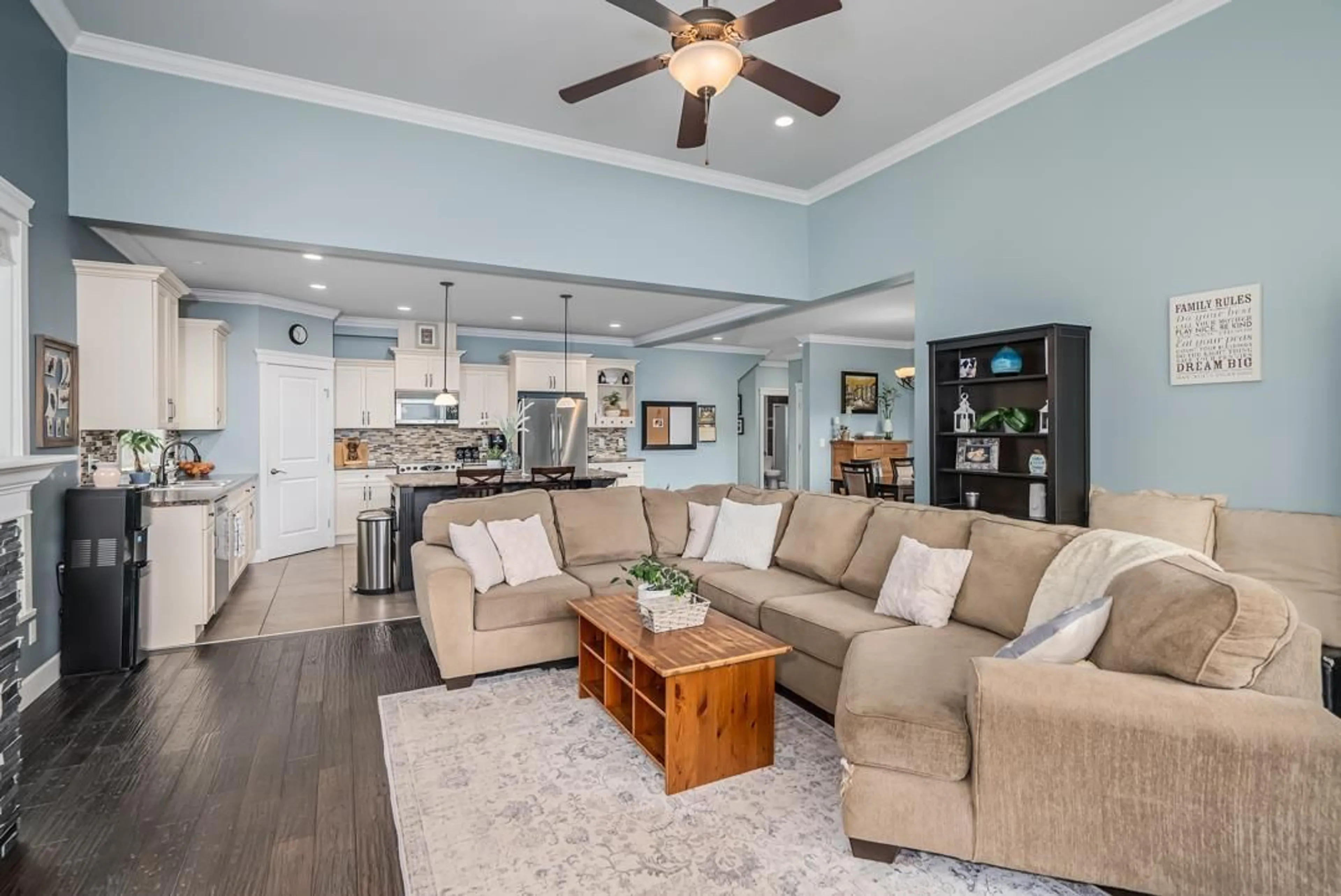 Living room with furniture, unknown for 32605 MAYNARD, Mission British Columbia V4S0B7