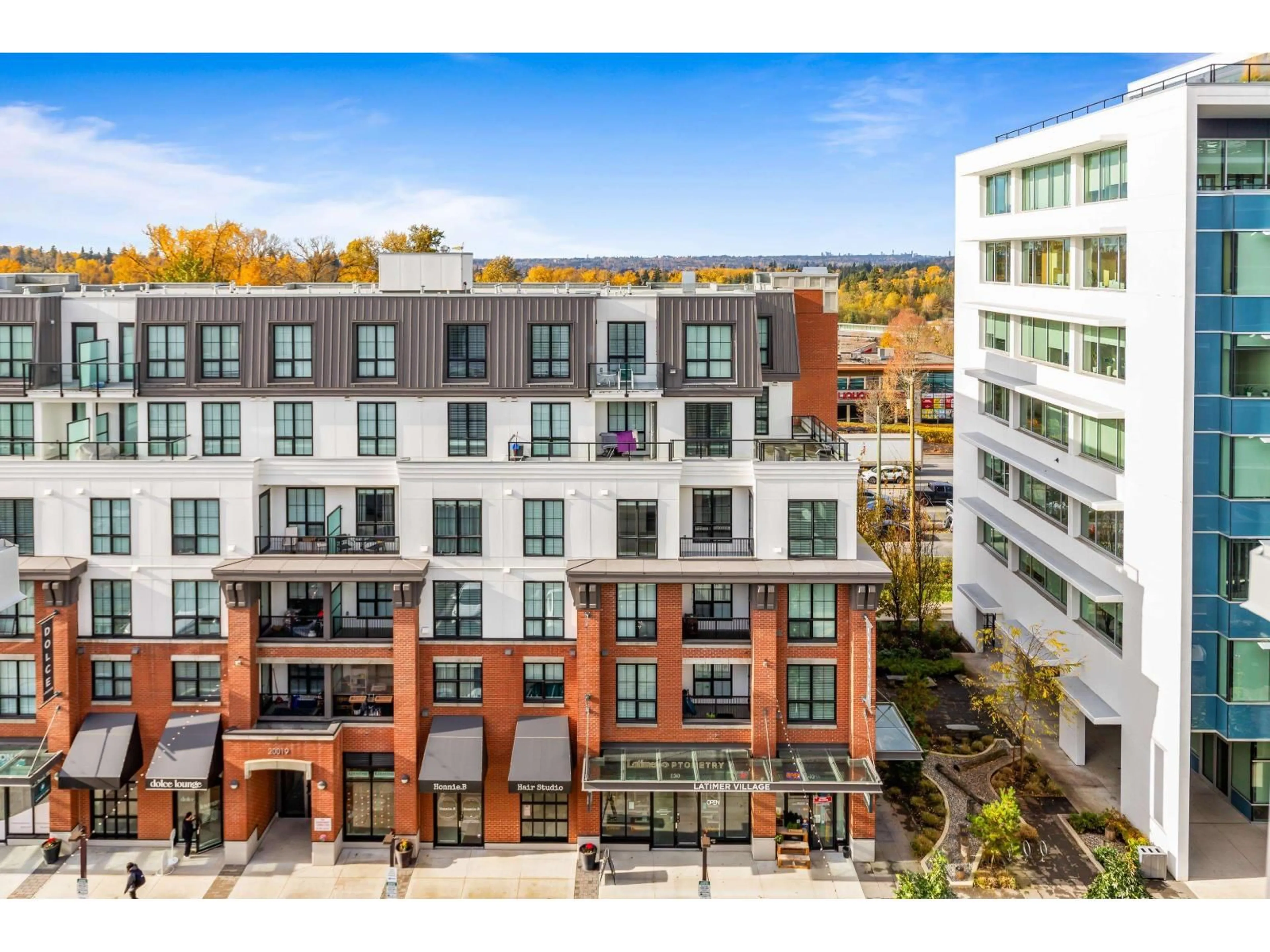 A pic from outside/outdoor area/front of a property/back of a property/a pic from drone, city buildings view from balcony for 403 - 20019 83A AVENUE, Langley British Columbia V2Y5K6