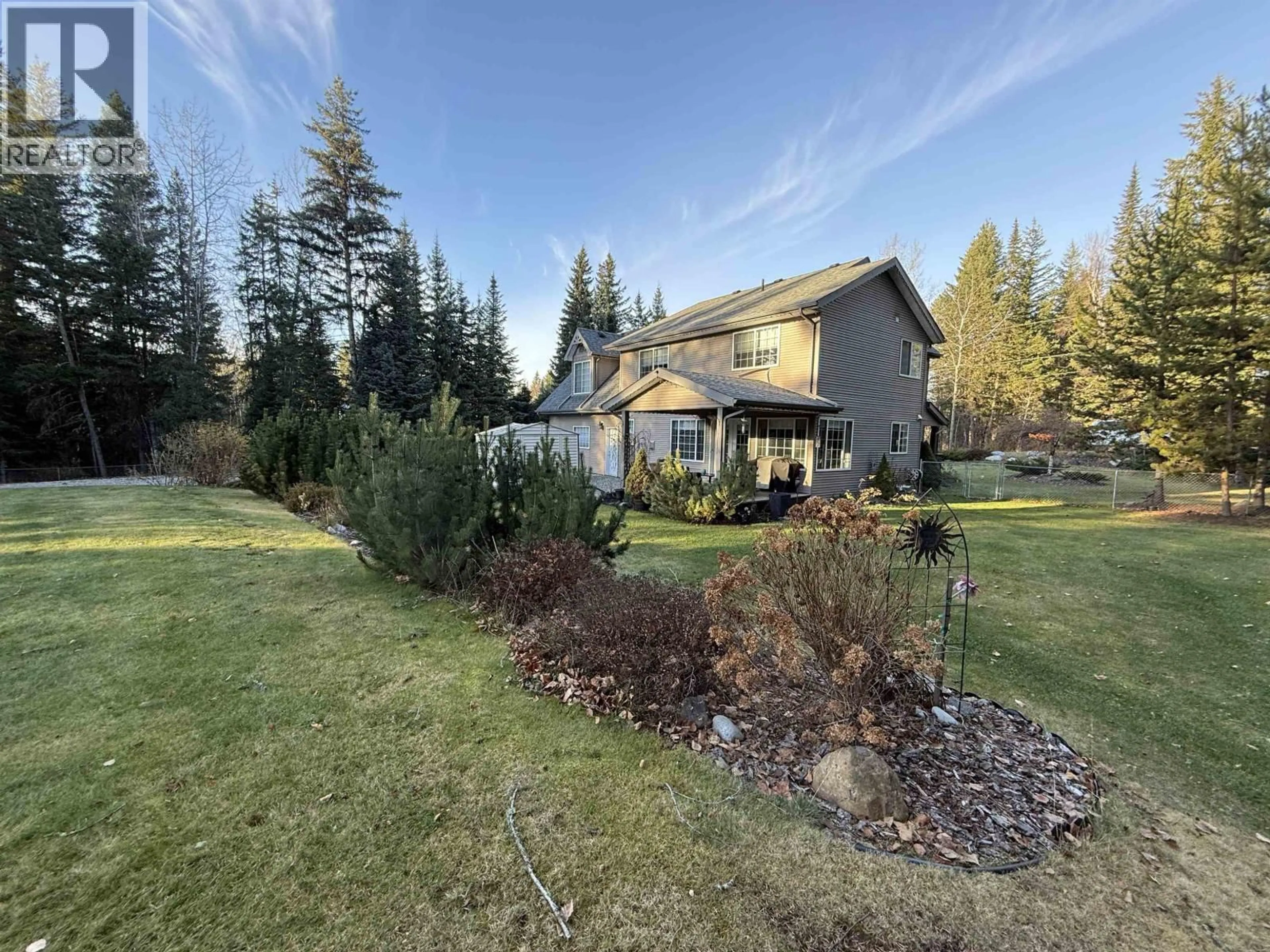 A pic from outside/outdoor area/front of a property/back of a property/a pic from drone, unknown for 651 WESTLAND CLOSE CRESCENT, Quesnel British Columbia V2J4R6