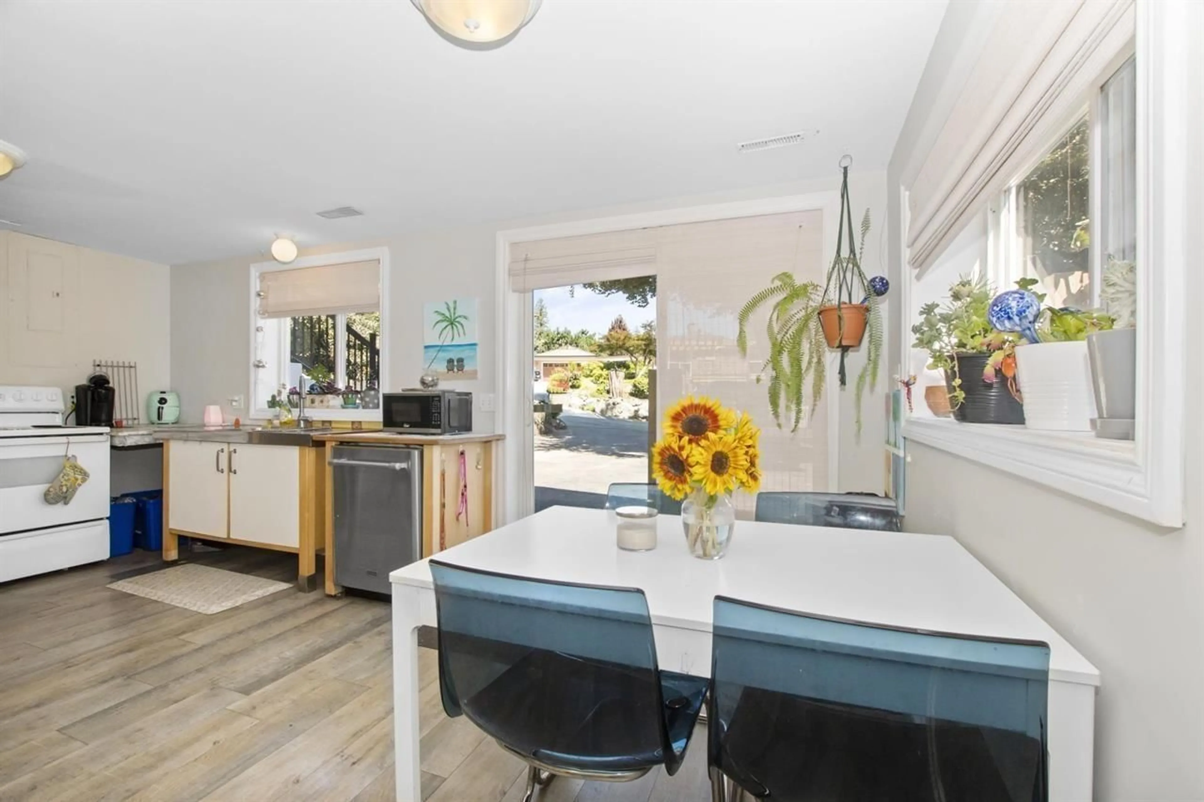 Open concept kitchen, unknown for 10005 KENSWOOD DRIVE, Chilliwack British Columbia V2P7N5