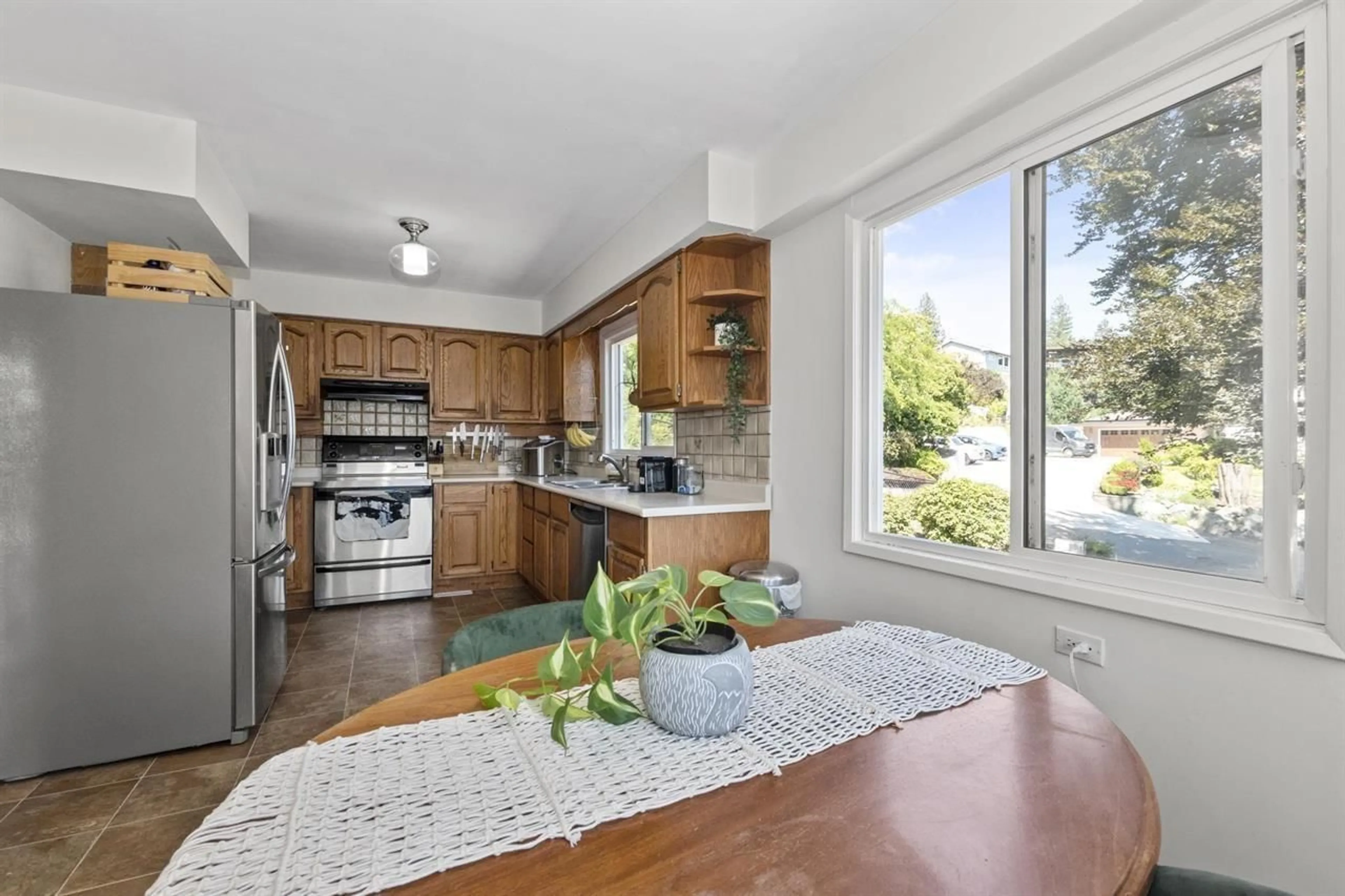 Open concept kitchen, unknown for 10005 KENSWOOD DRIVE, Chilliwack British Columbia V2P7N5