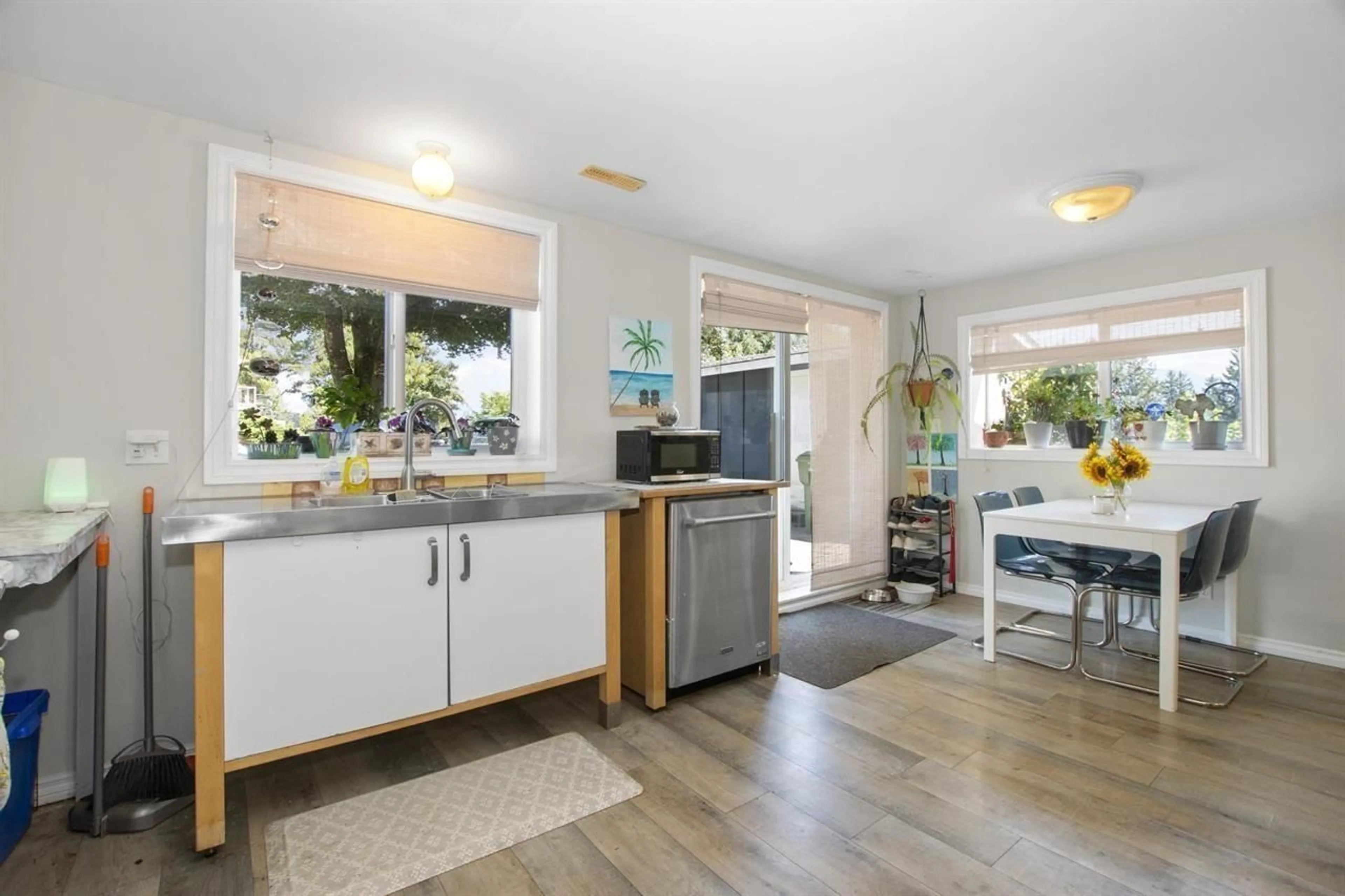 Open concept kitchen, unknown for 10005 KENSWOOD DRIVE, Chilliwack British Columbia V2P7N5