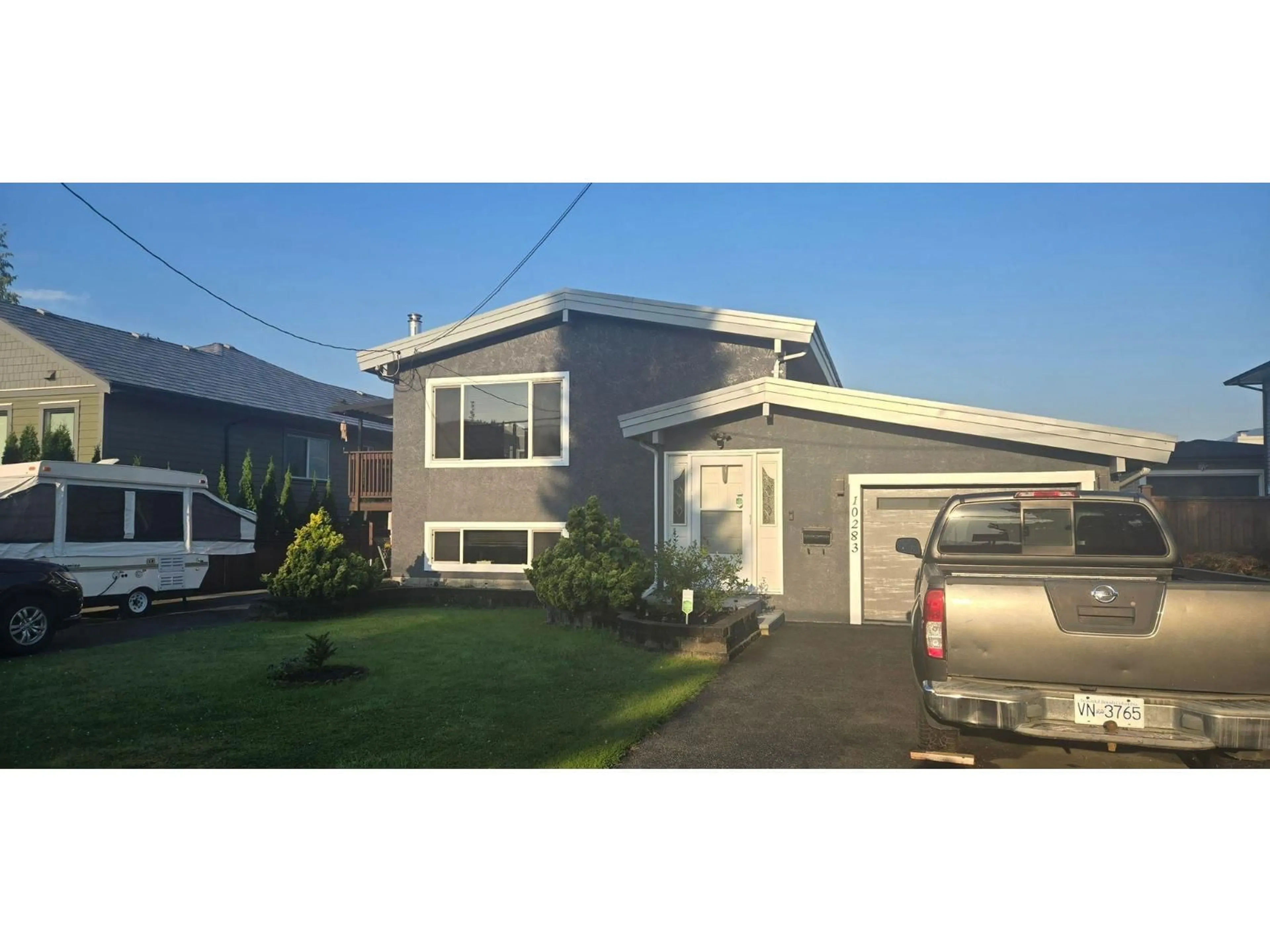 Home with vinyl exterior material, street for 10283 KENT ROAD, Chilliwack British Columbia V2P5X8