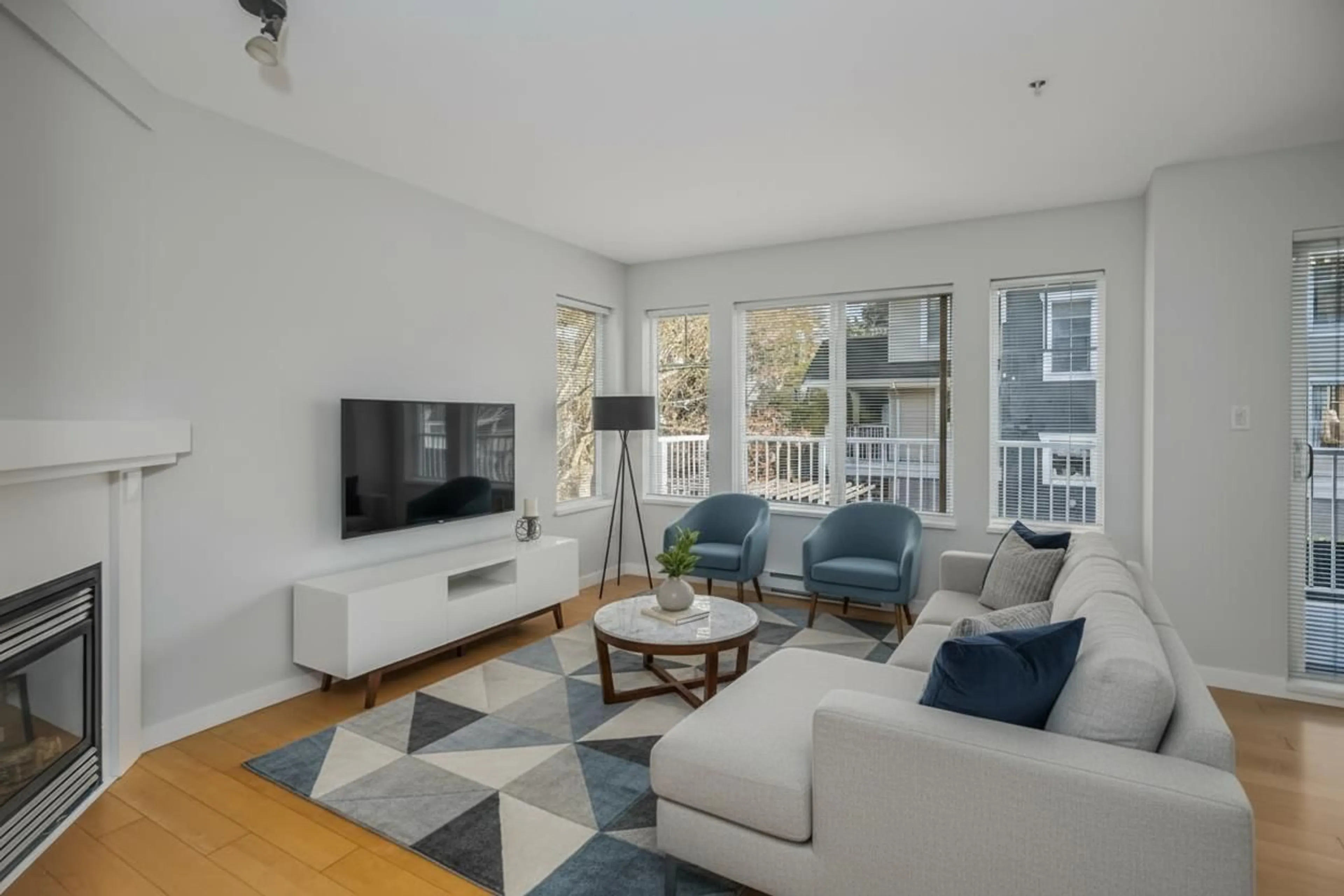 Living room with furniture, unknown for 54 - 20760 DUNCAN, Langley British Columbia V3A9J6