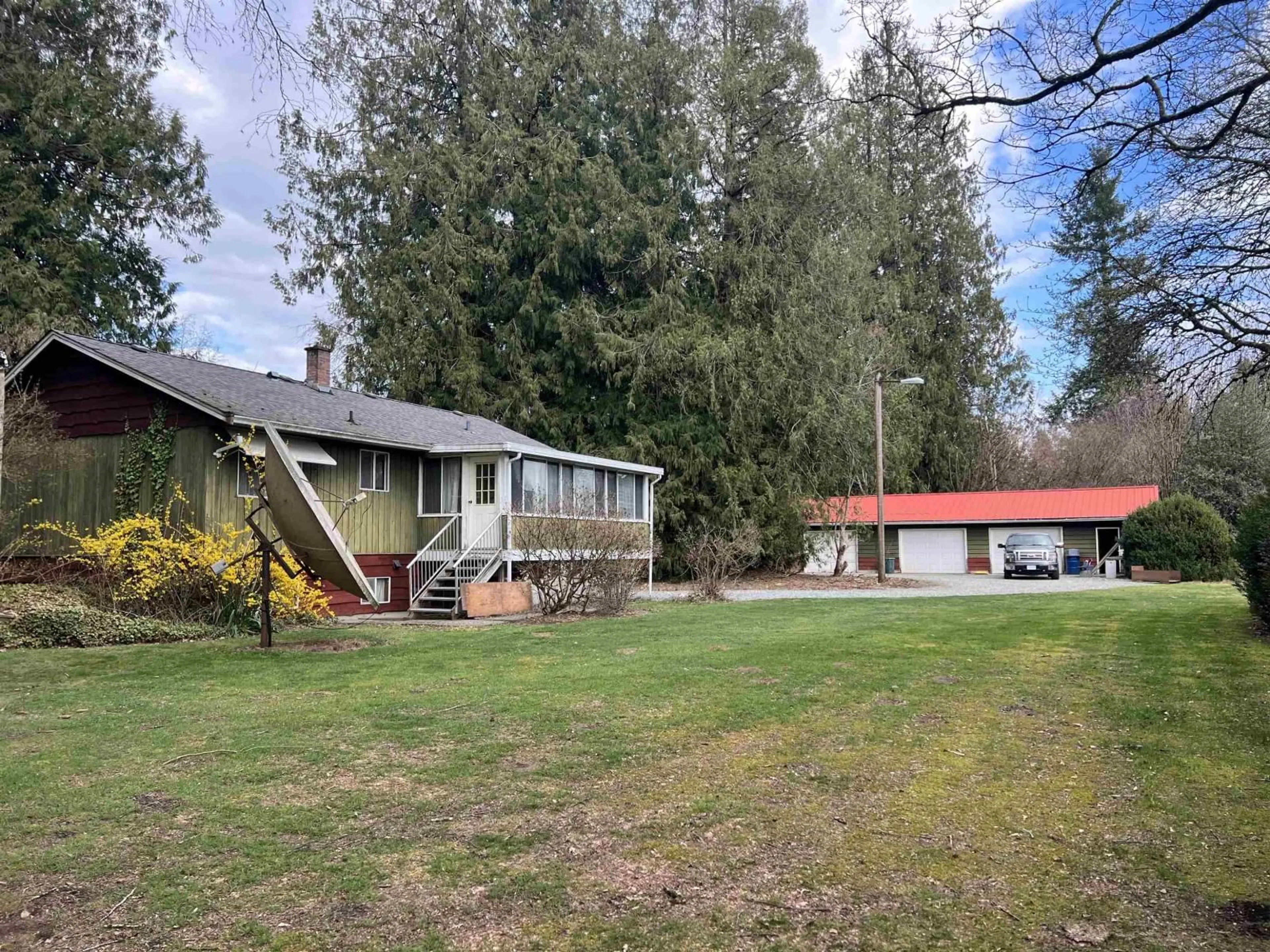 A pic from outside/outdoor area/front of a property/back of a property/a pic from drone, unknown for 23836 68, Langley British Columbia V2Y2H4