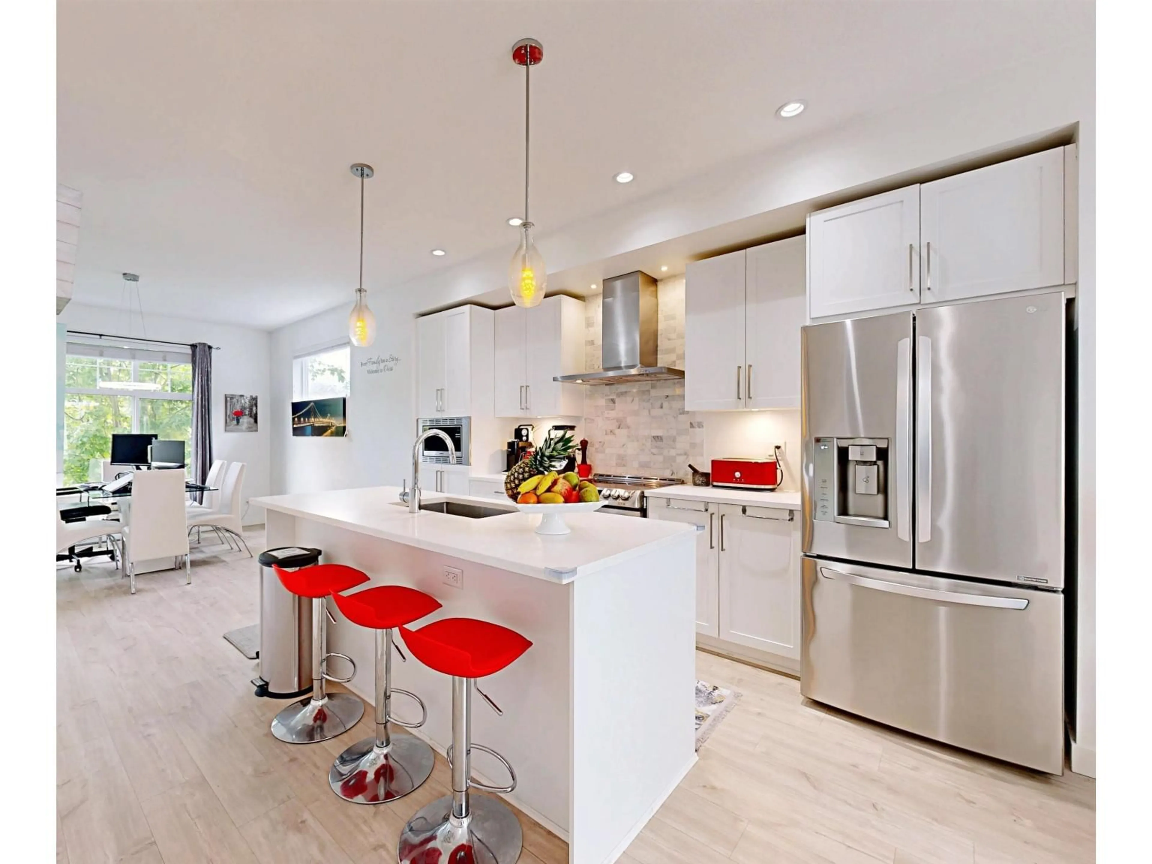 Contemporary kitchen, unknown for 5 - 2550 156, Surrey British Columbia V4P1C8