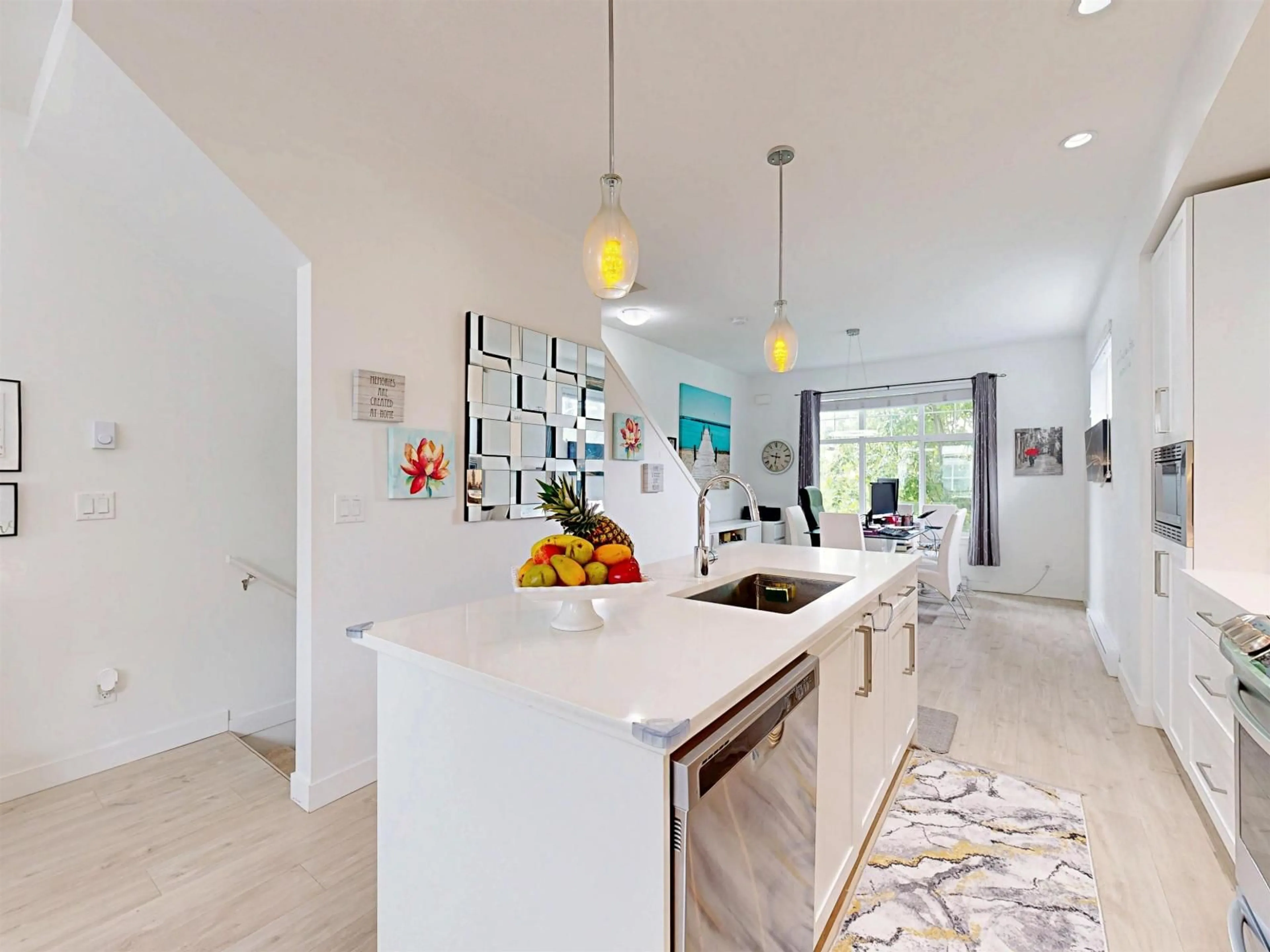 Open concept kitchen, unknown for 5 - 2550 156, Surrey British Columbia V4P1C8