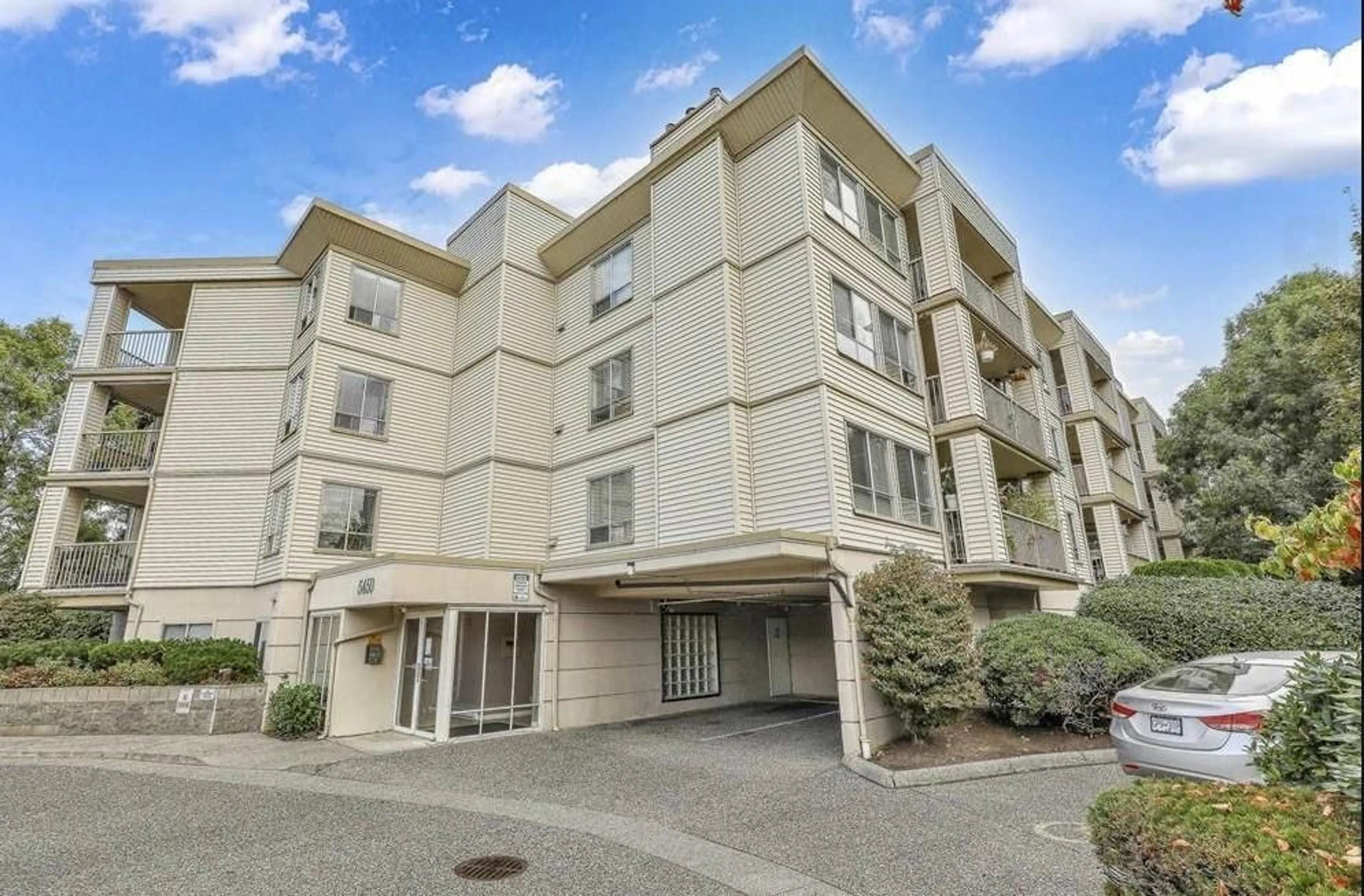 Unknown for 201 - 5450 208, Langley British Columbia V3A2J9