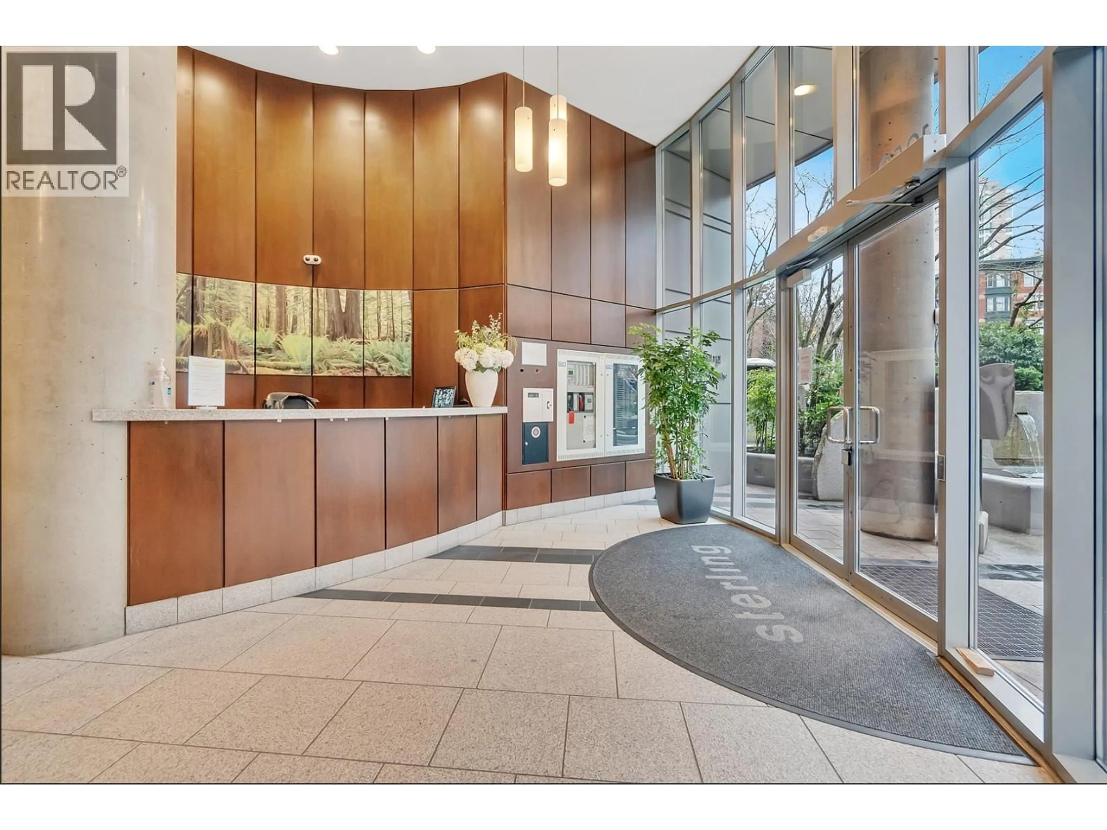 Indoor foyer for 1907 - 1050 SMITHE STREET, Vancouver British Columbia V6E4T4