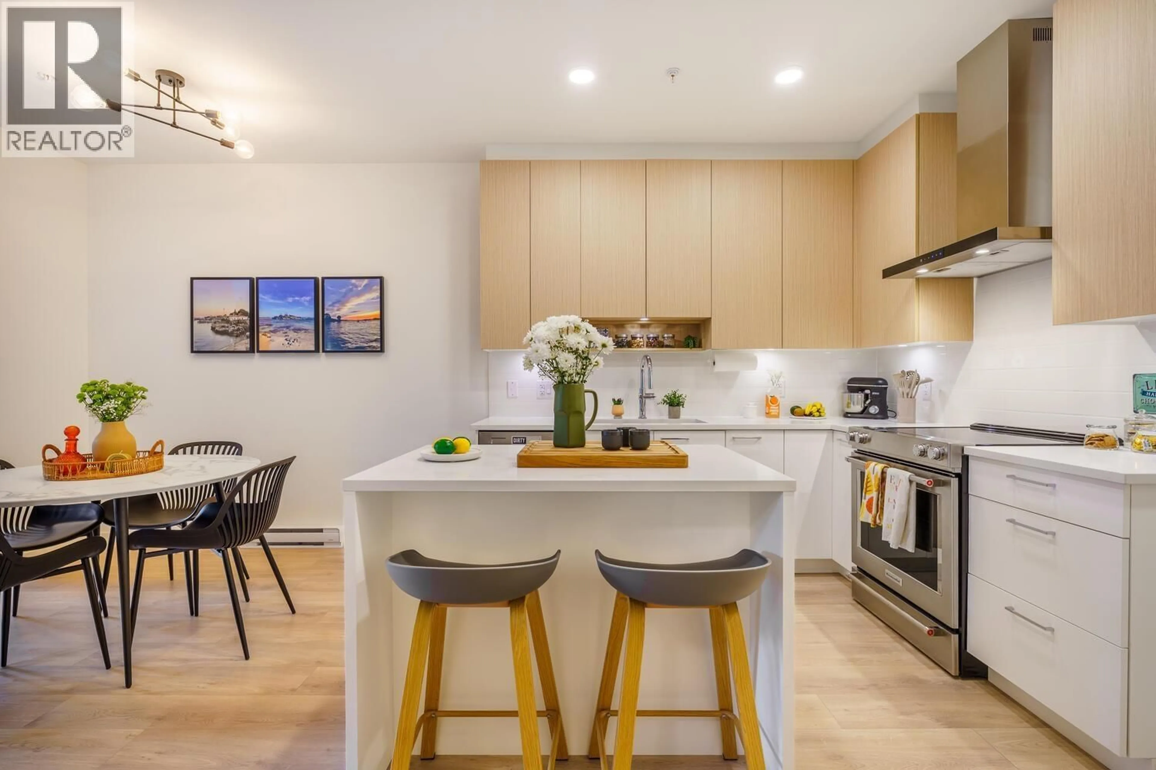 Open concept kitchen, unknown for 313 - 7588 16TH STREET, Burnaby British Columbia V3N0H8