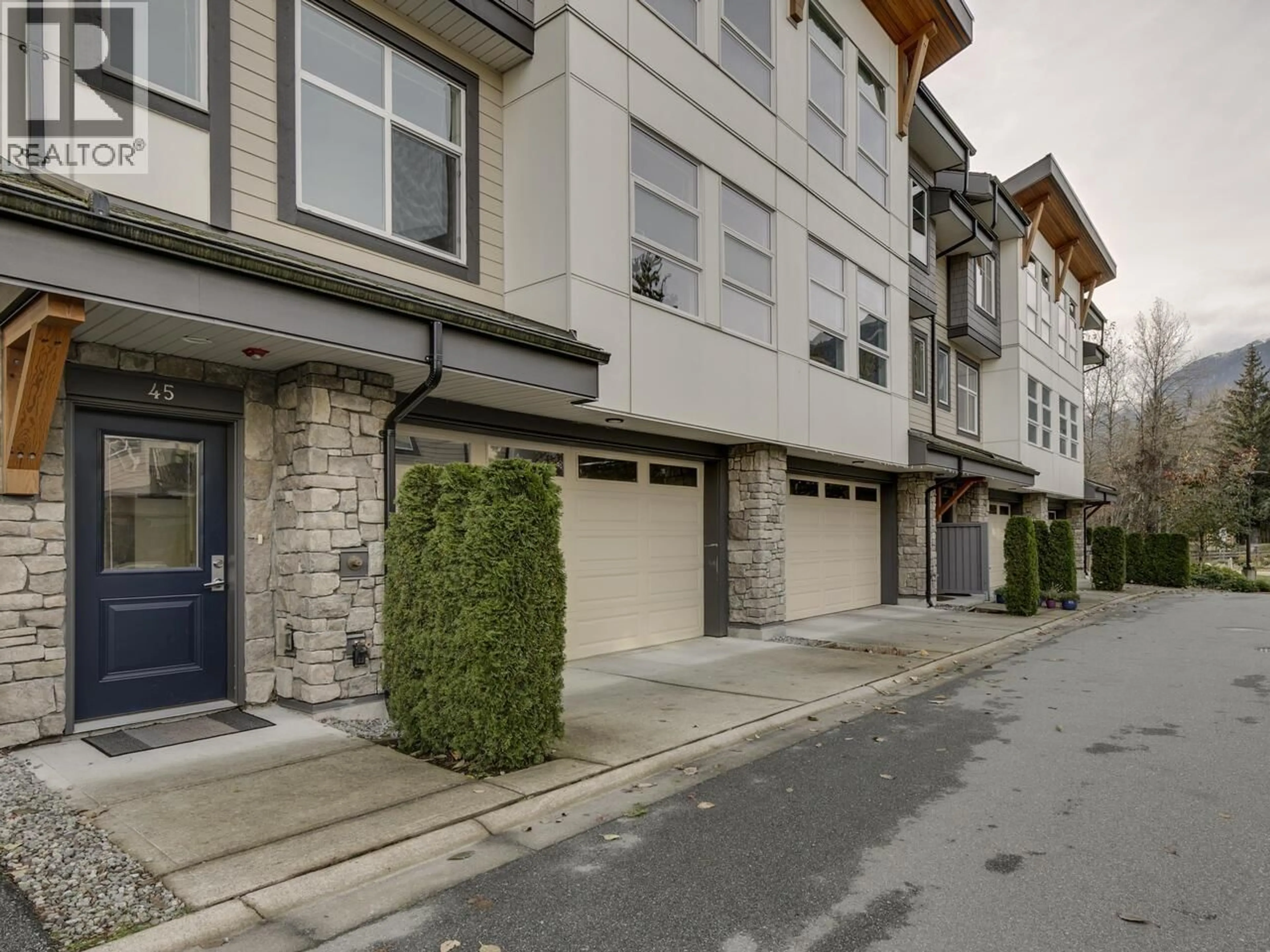 Unknown for 45 - 39548 LOGGERS LANE, Squamish British Columbia V8B0V7