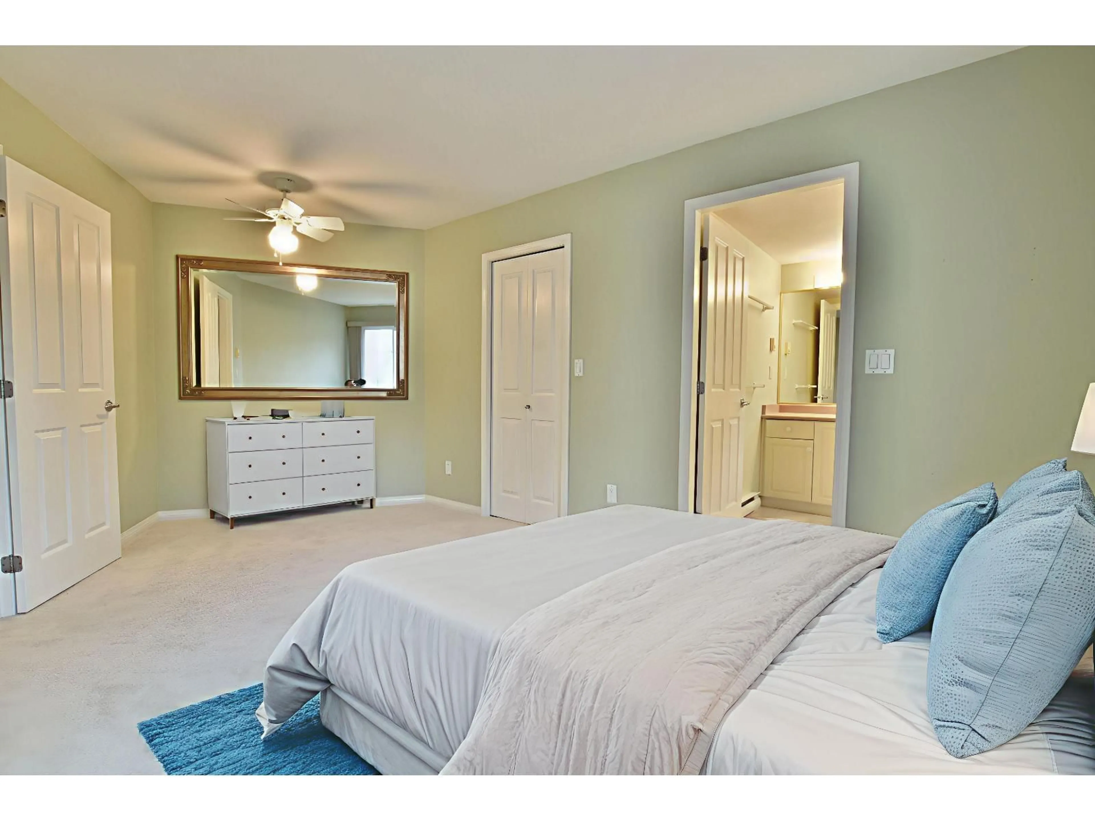 Bedroom with bed, unknown for 207 - 2229 152, Surrey British Columbia V4A4P1