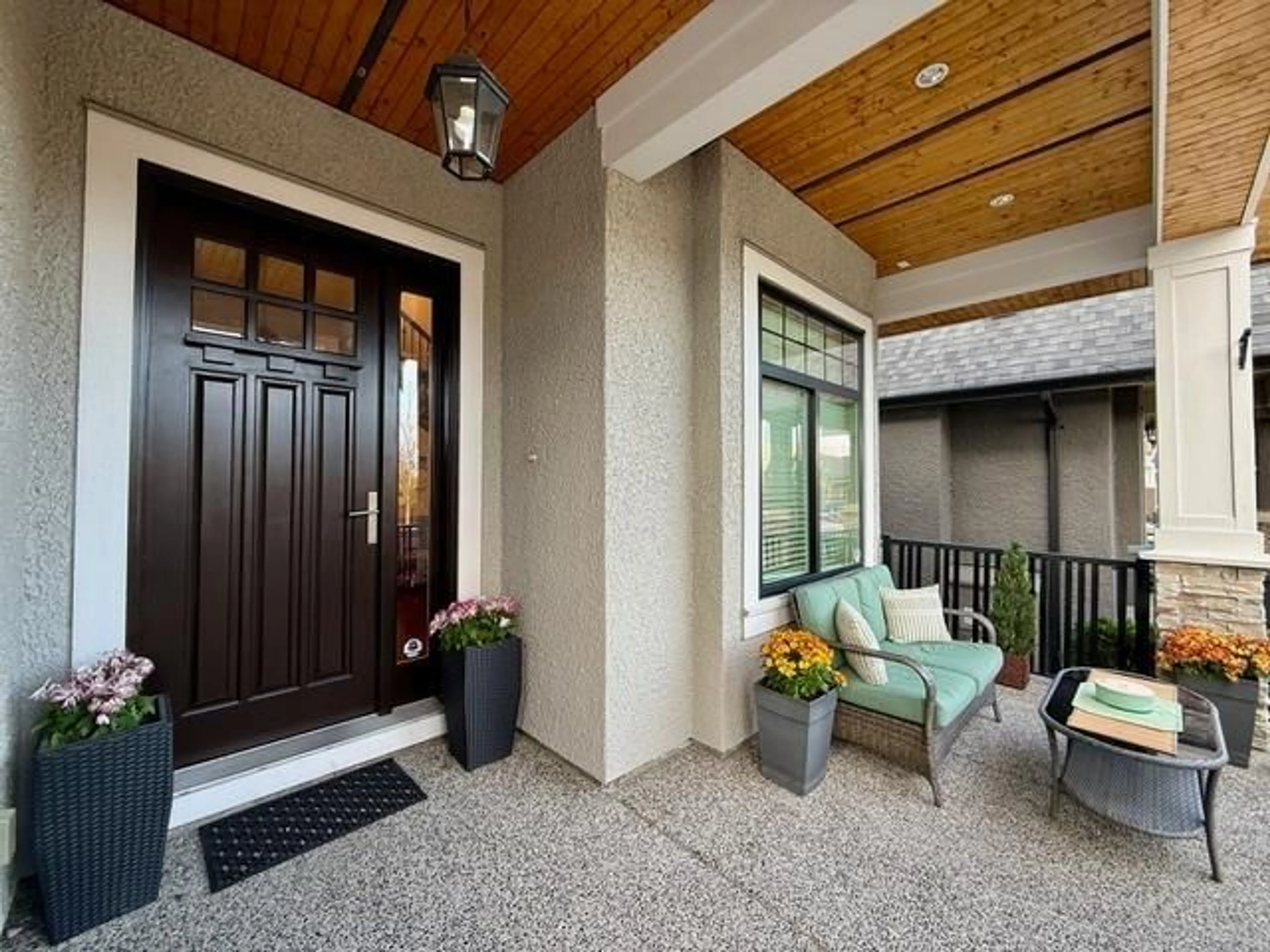 Indoor entryway for 16459 63 AVENUE, Surrey British Columbia V3S2V2