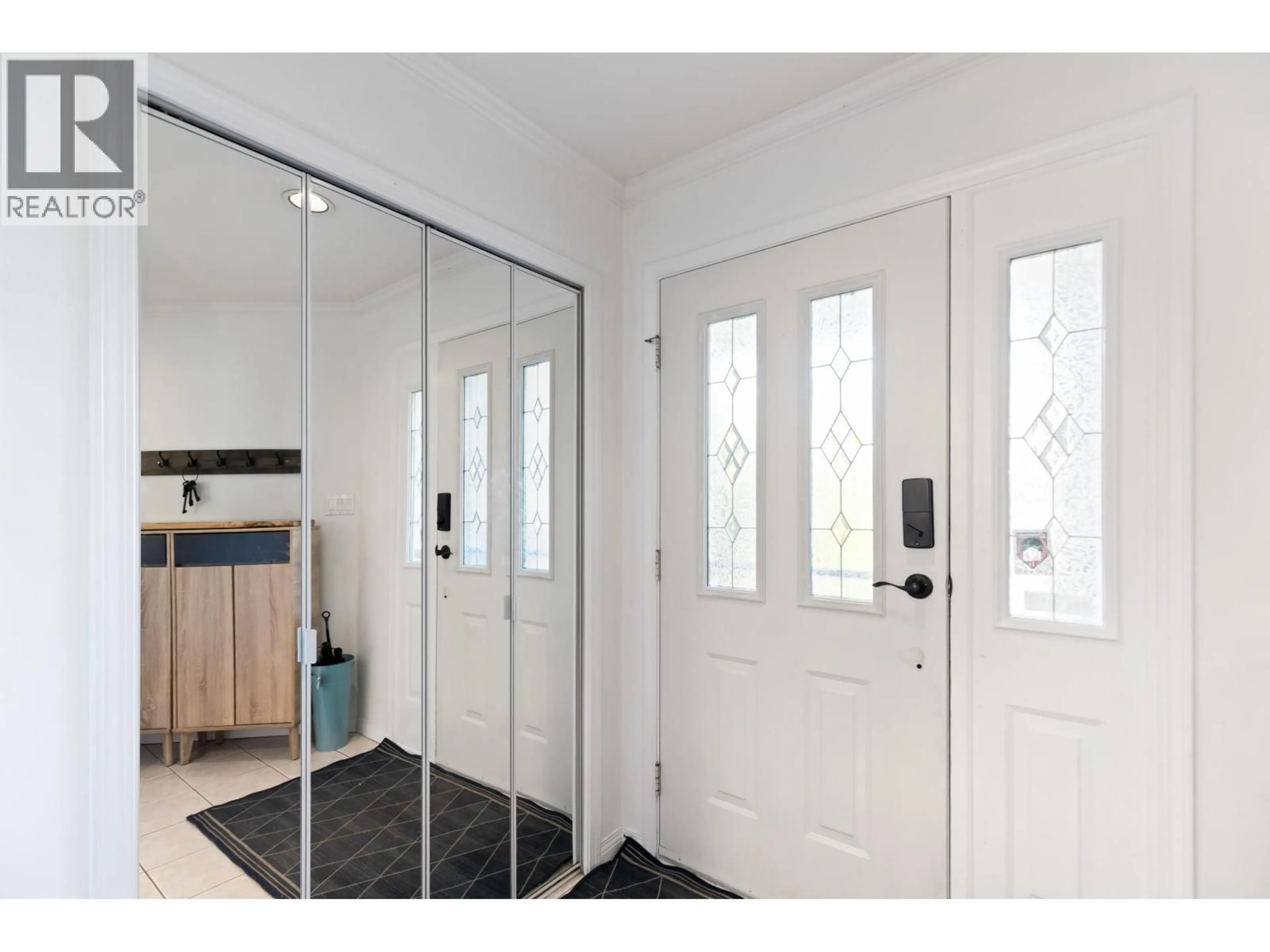 Indoor entryway for 5549 FRIGATE ROAD, Delta British Columbia V4K4Z5