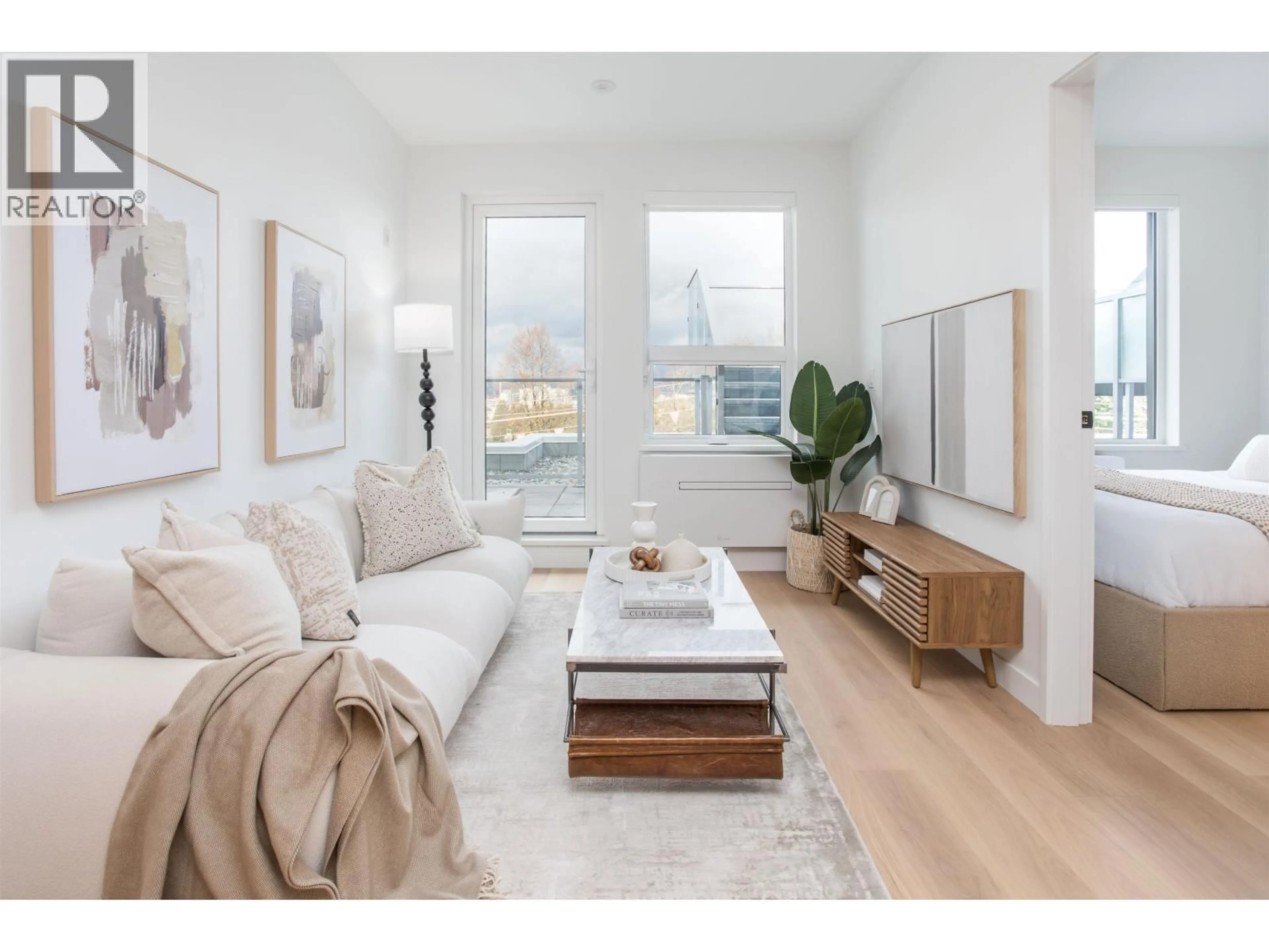 Living room with furniture, wood/laminate floor for PH521 - 471 BROADWAY, Vancouver British Columbia V5T1W9