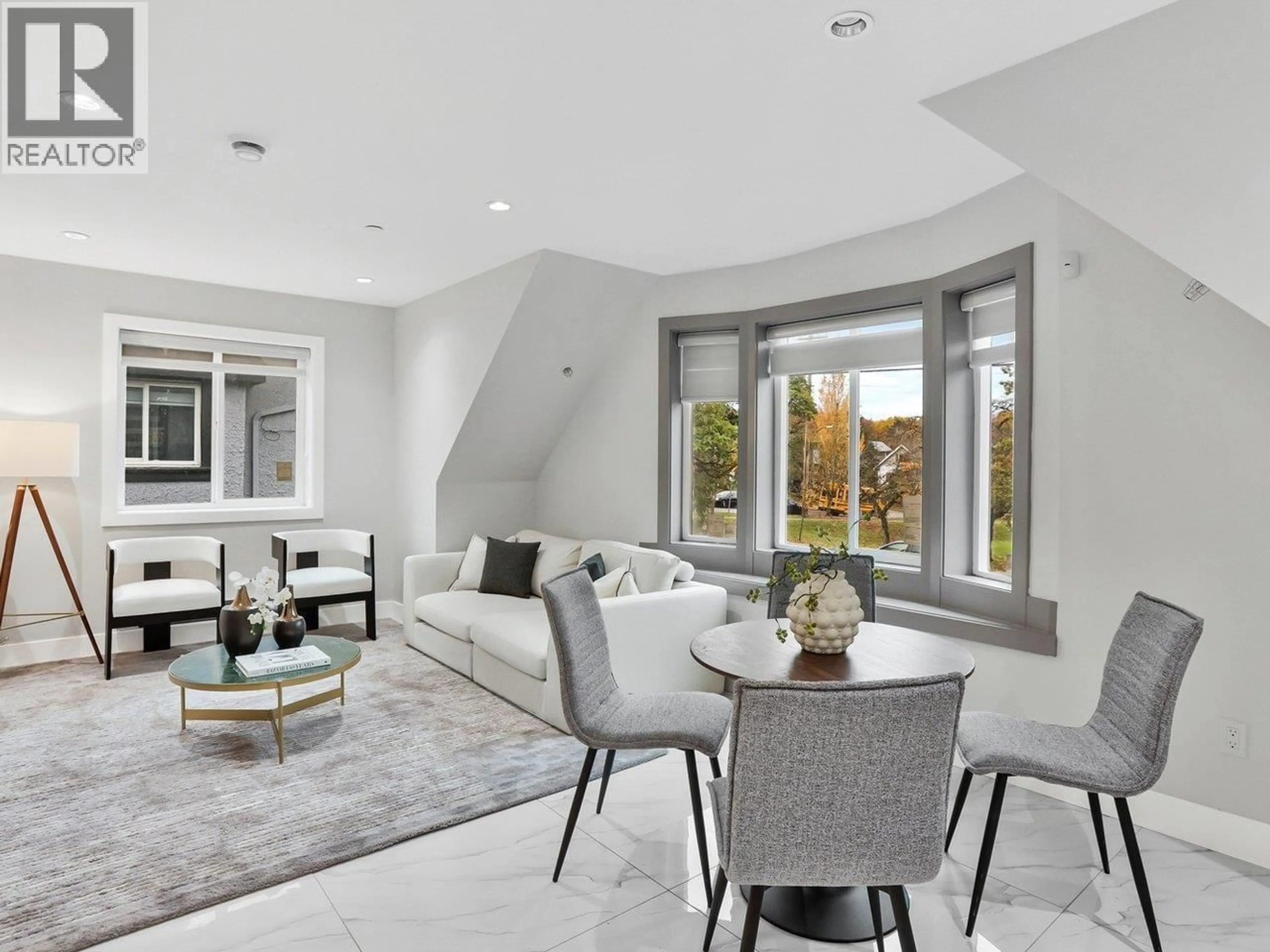 Living room with furniture, unknown for 1018 24TH AVENUE, Vancouver British Columbia V5V2B1