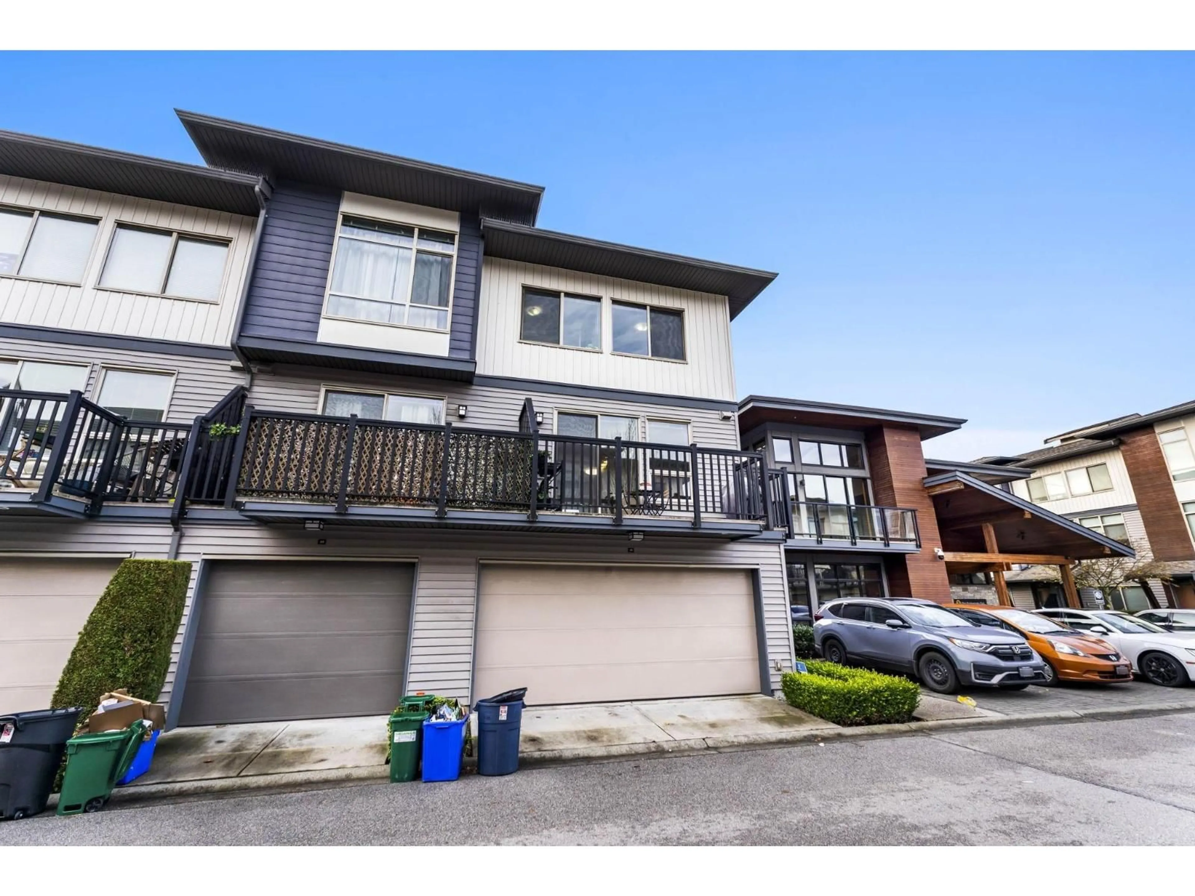 A pic from outside/outdoor area/front of a property/back of a property/a pic from drone, street for 48 - 8473 163, Surrey British Columbia V4N6M7