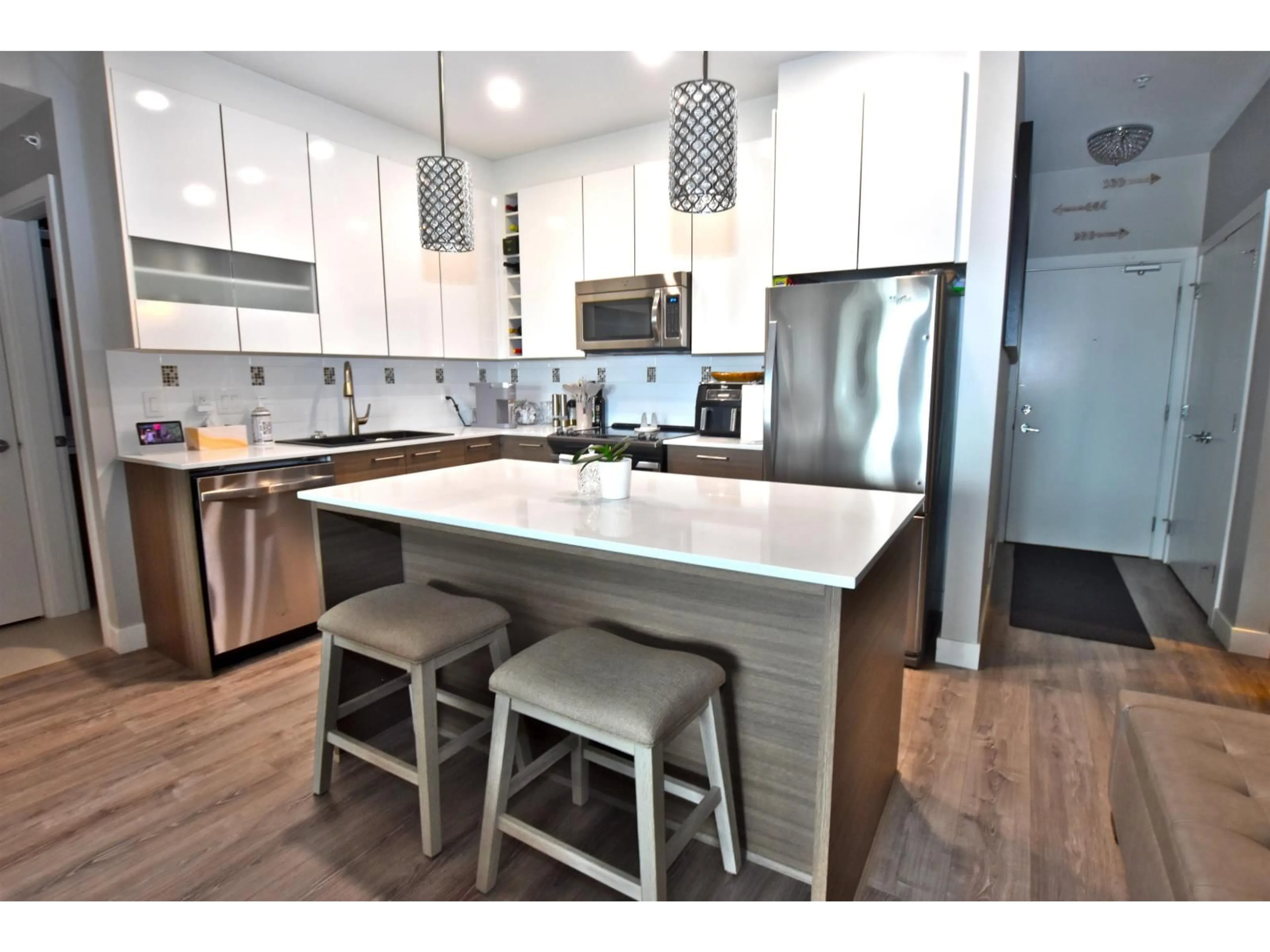 Open concept kitchen, unknown for 307 - 16380 64, Surrey British Columbia V3S6X6