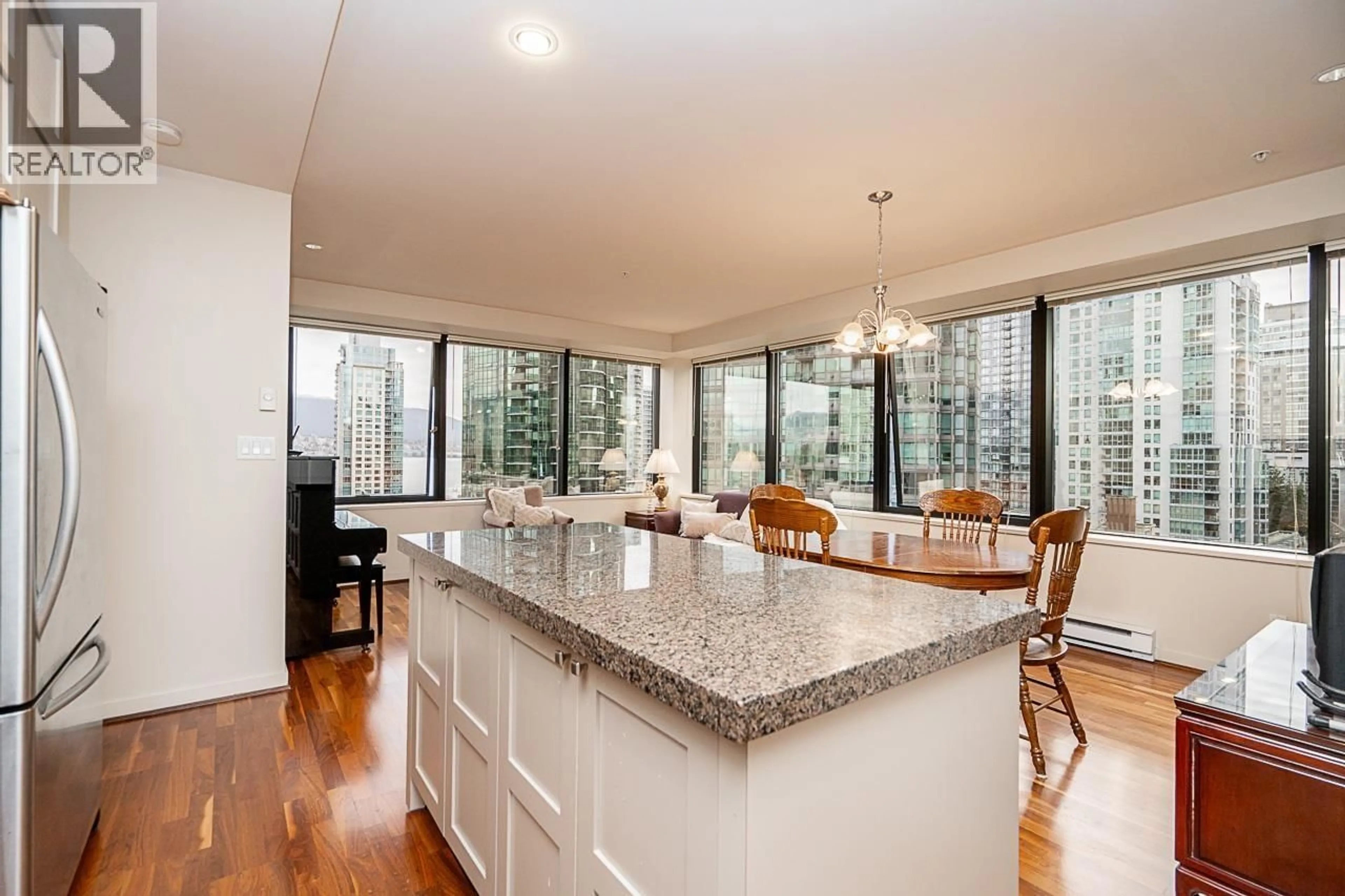 Open concept kitchen, unknown for 906 - 1333 GEORGIA STREET, Vancouver British Columbia V6E4V3
